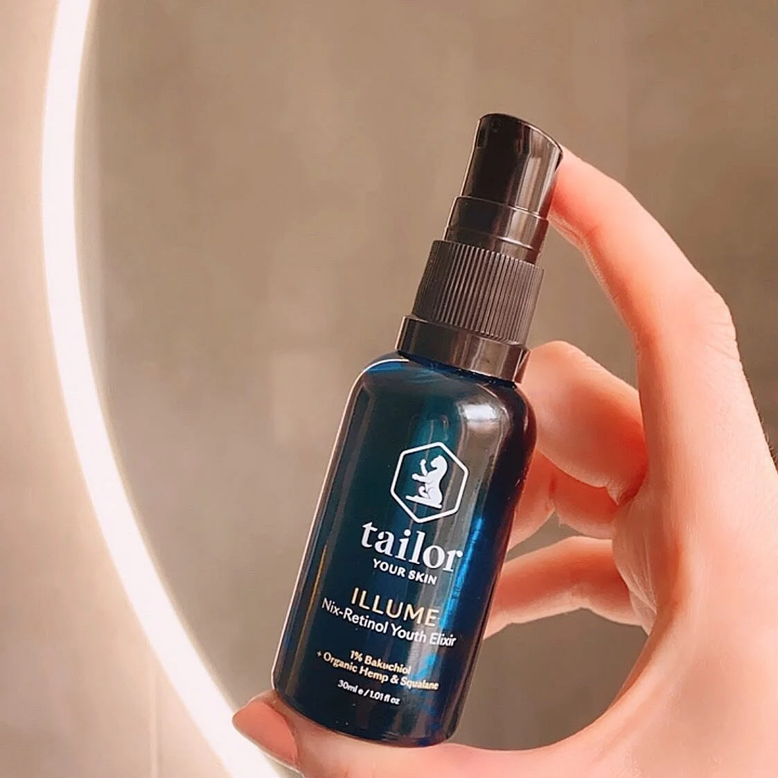 ✨ i l l u m e ✨ I am absolutely in LOVE with the smell + feel of @tailorskincare &lsquo;s new Illume serum 😍
We stock a full range of Tailor at @bestillmassagetherapy and I also use many of these beautiful products in our Bespoke Facials, 🤍 
It is imperative to me to ensure that every product I work with is one that I personally believe in and align with; Therefore Tailor&rsquo;s ethos of a holistic approach to beauty and wellbeing by using beautiful products that do the very best for your skin is definitely one that definitely resonates 🌱 🤍 
.
.
.
.
.
.
.
.
.
.
📸: @lisaannemariehedges 
.
.
#newproduct #illume #tailorskincare #nzmade #wellbeing #health #naturalskincare #holistichealth #massagetherapy #facials #healinghands #skincare #wellingtom #aotearoa #bestillmassagetherapy #integrity #trust #ecofriendly