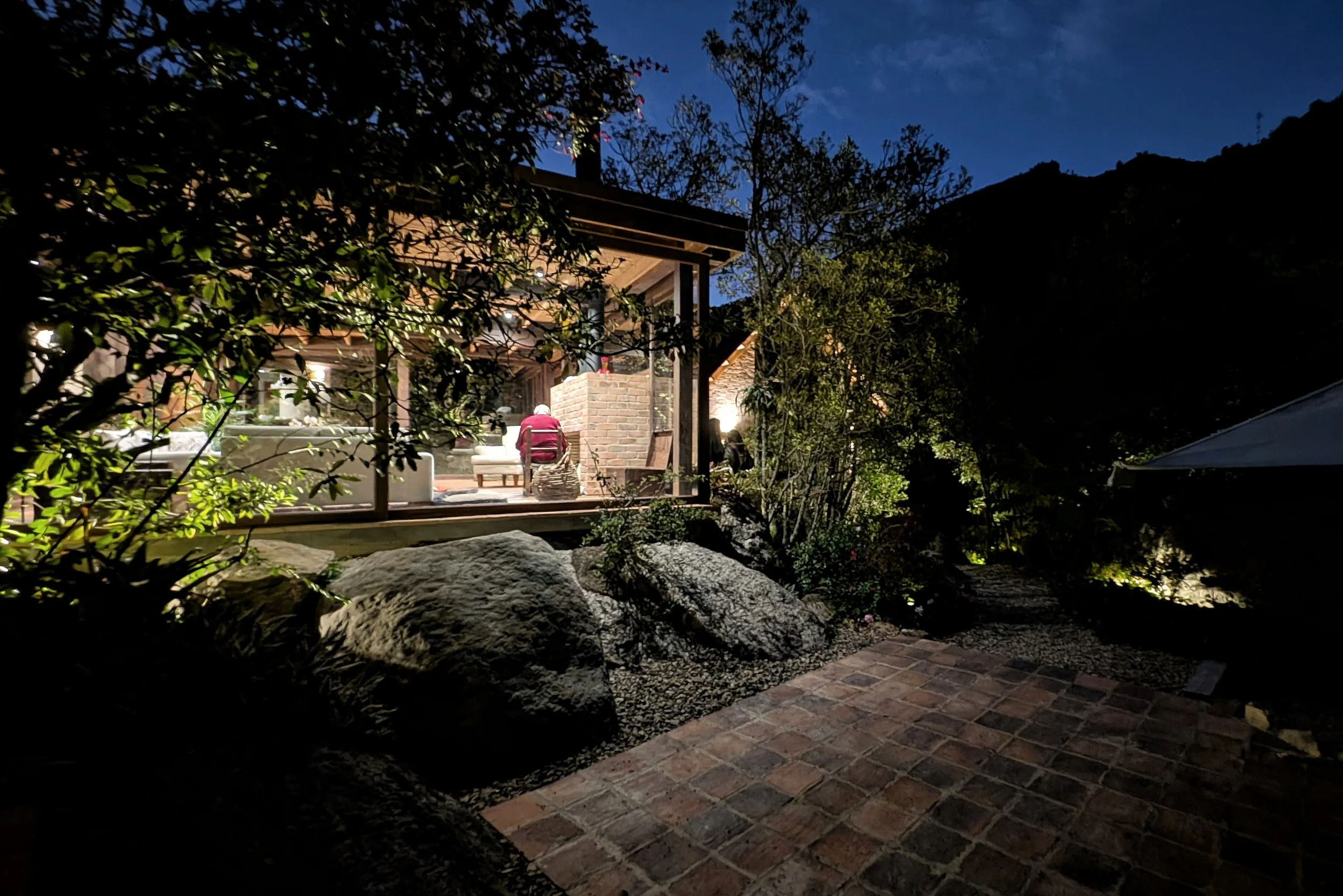 PXL_20251229_232600769.NIGHT (1).jpg