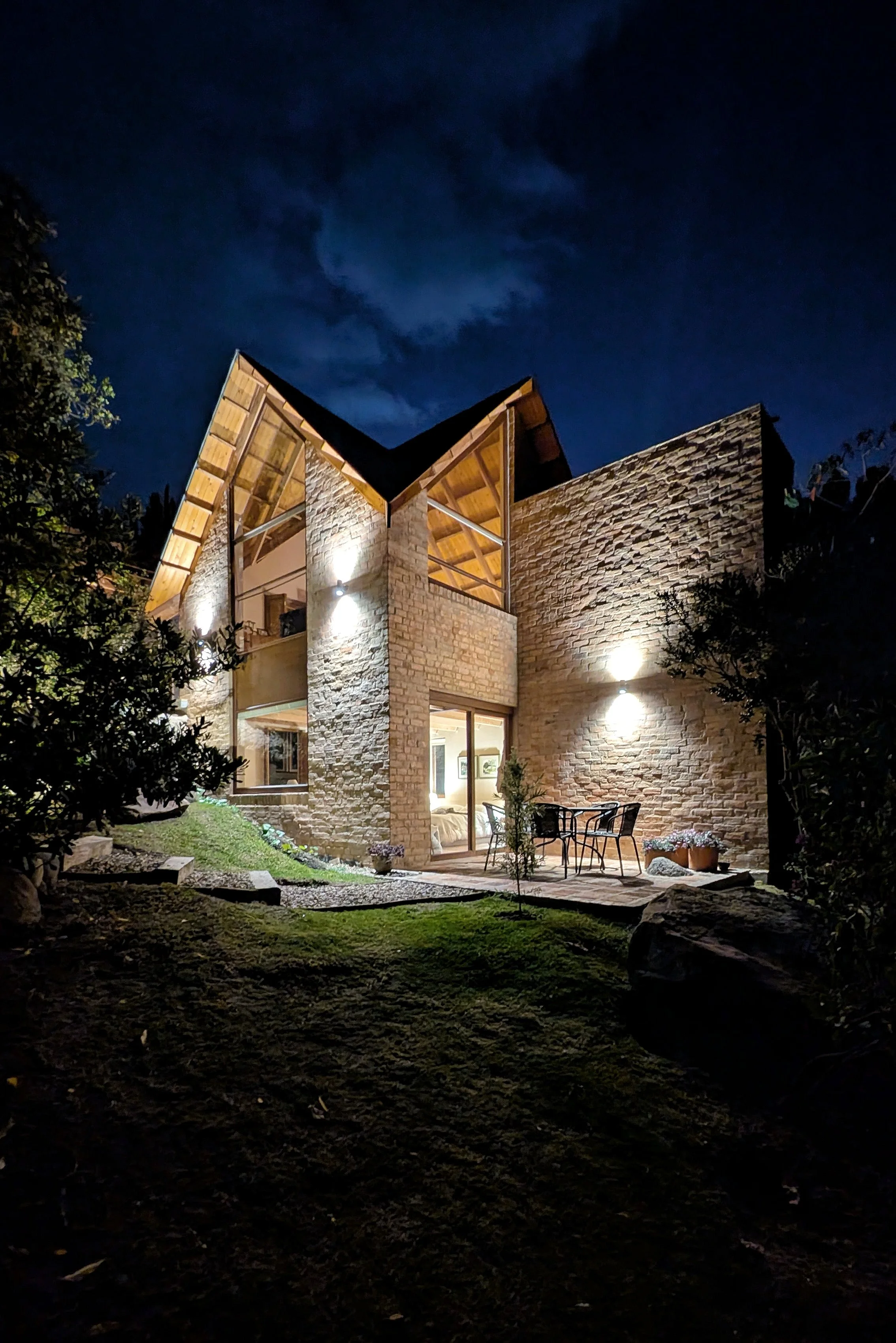 PXL_20251229_233434373.NIGHT (1).jpg