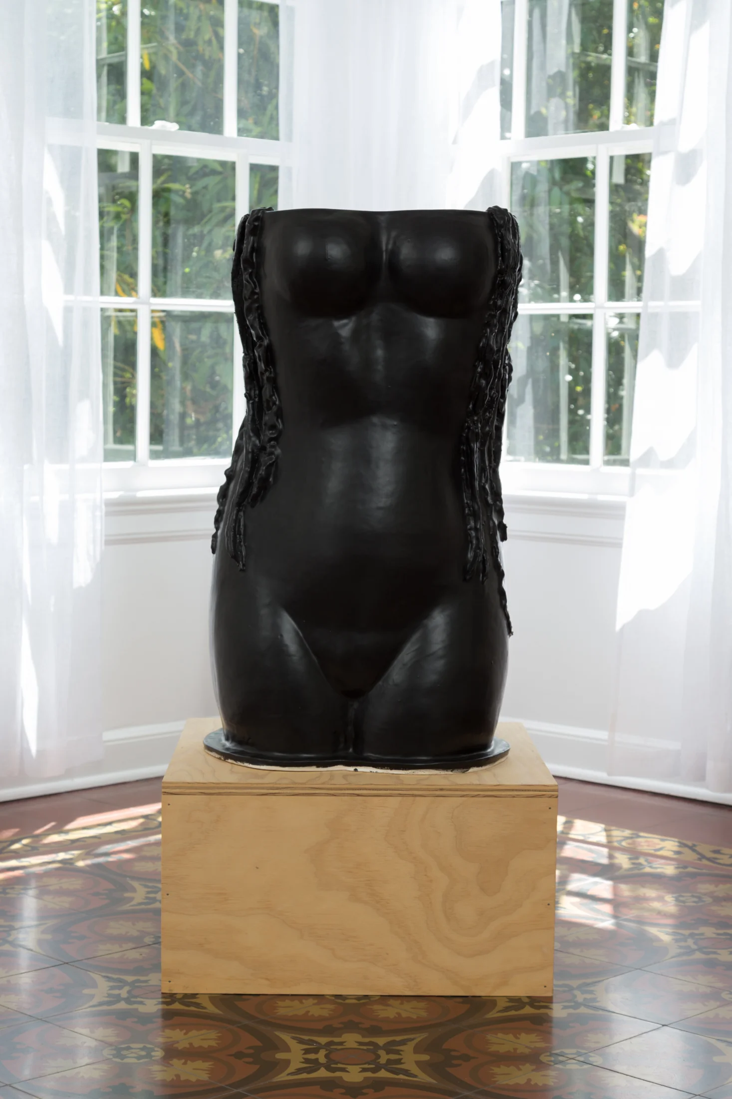 Amy Bessone, S1.8 Siren, 2016 . Ceramic sculpture. (Sculpture: 32 in. x 20 in. x 19 in.) (Pedestal: 12 in. x 22 in. 22 in.)