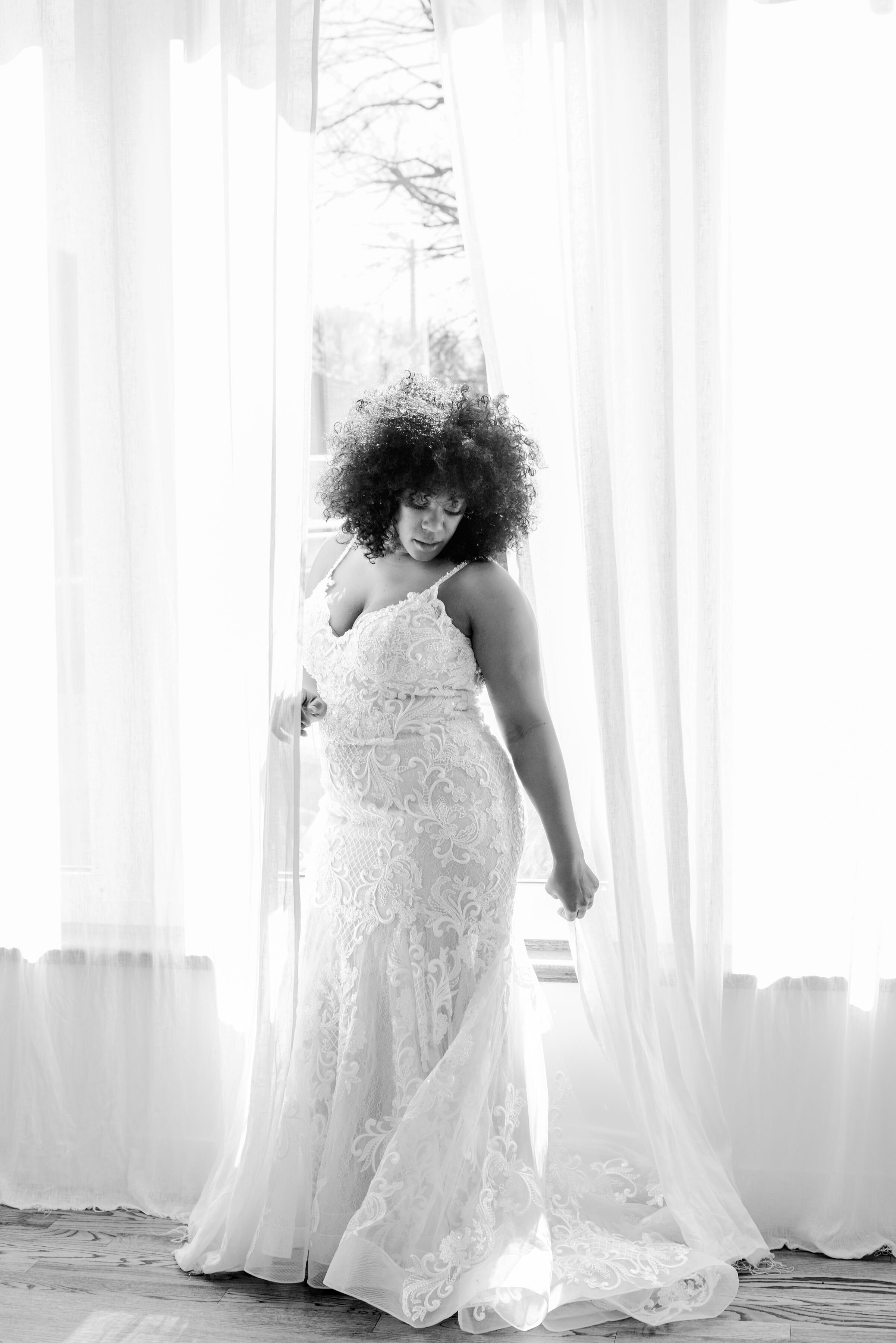  Black and white bridal photography by Twila Allen of Twila’s Photography 