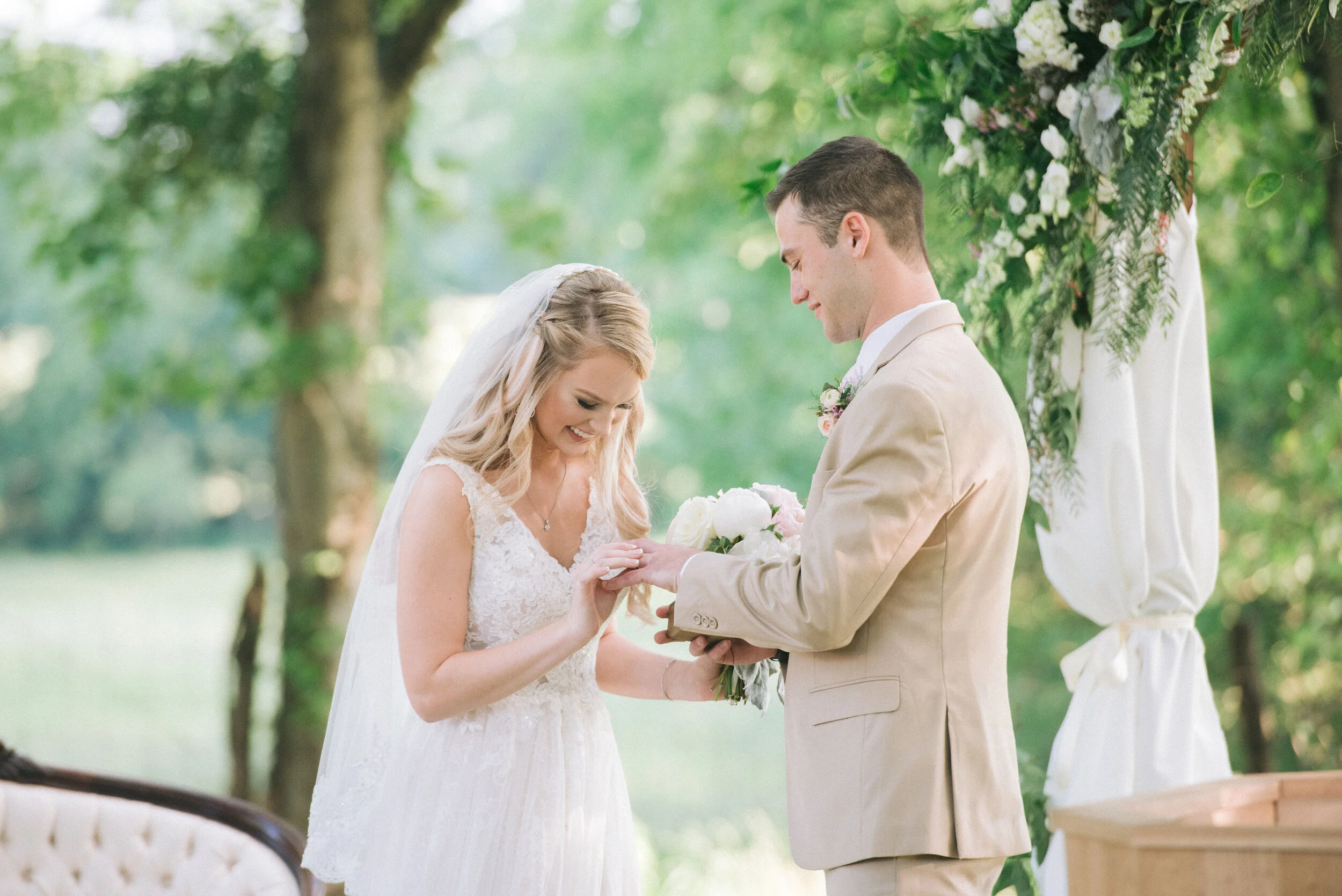  Nashville outdoor wedding photography by Twila Allen of Twila’s Photography 