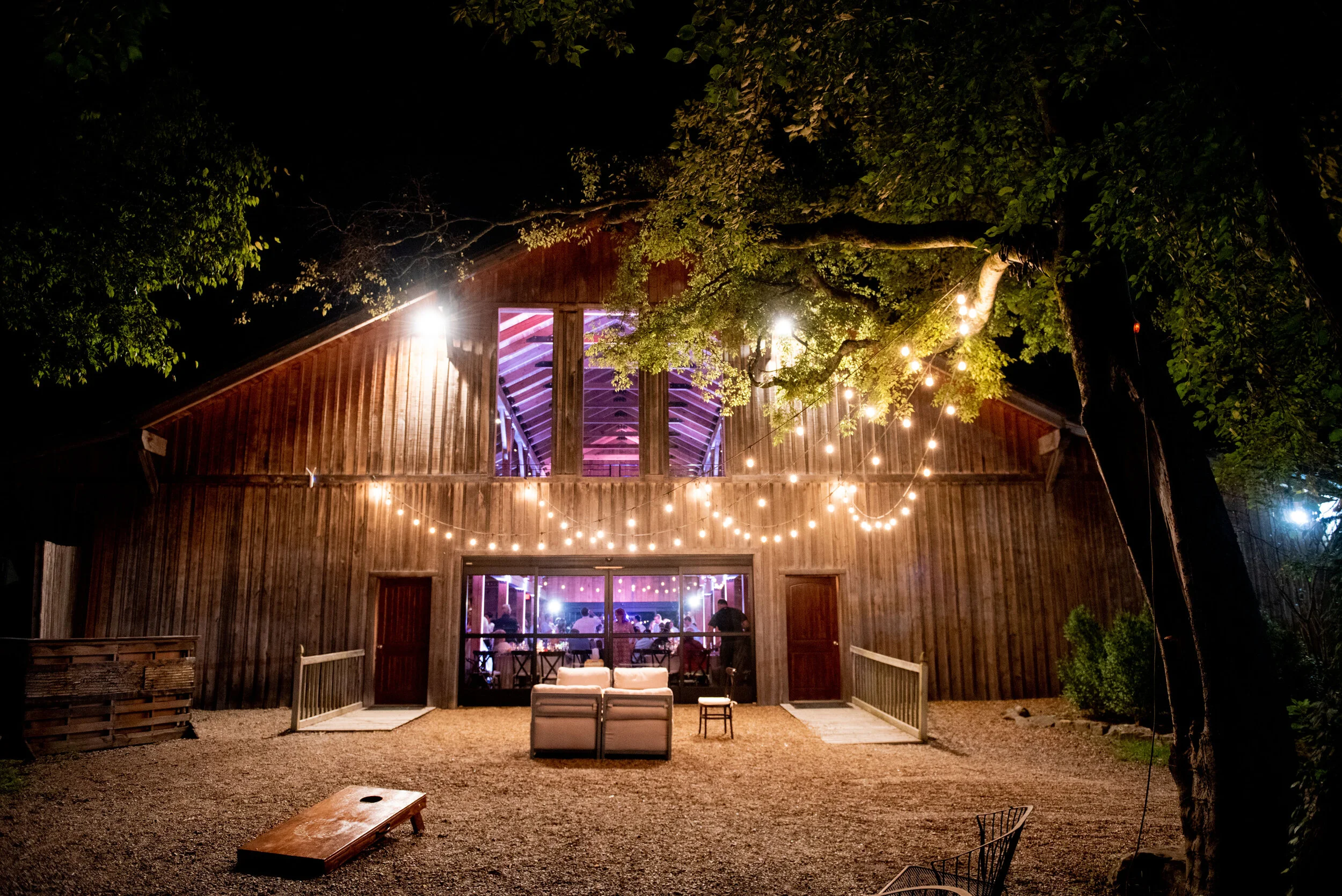  Barn wedding photography by Twila Allen of Twila’s Photography 