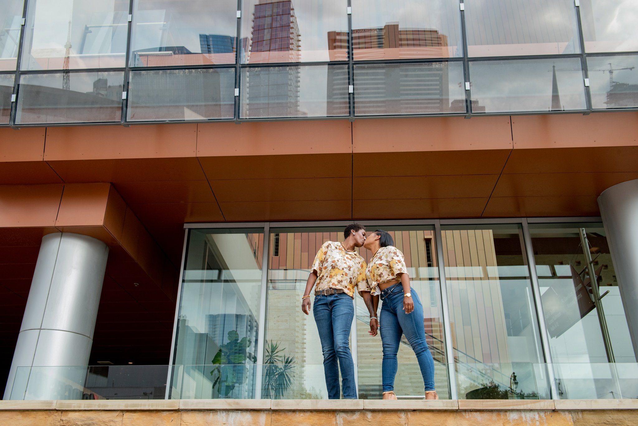 engagement photos in downtown nashville