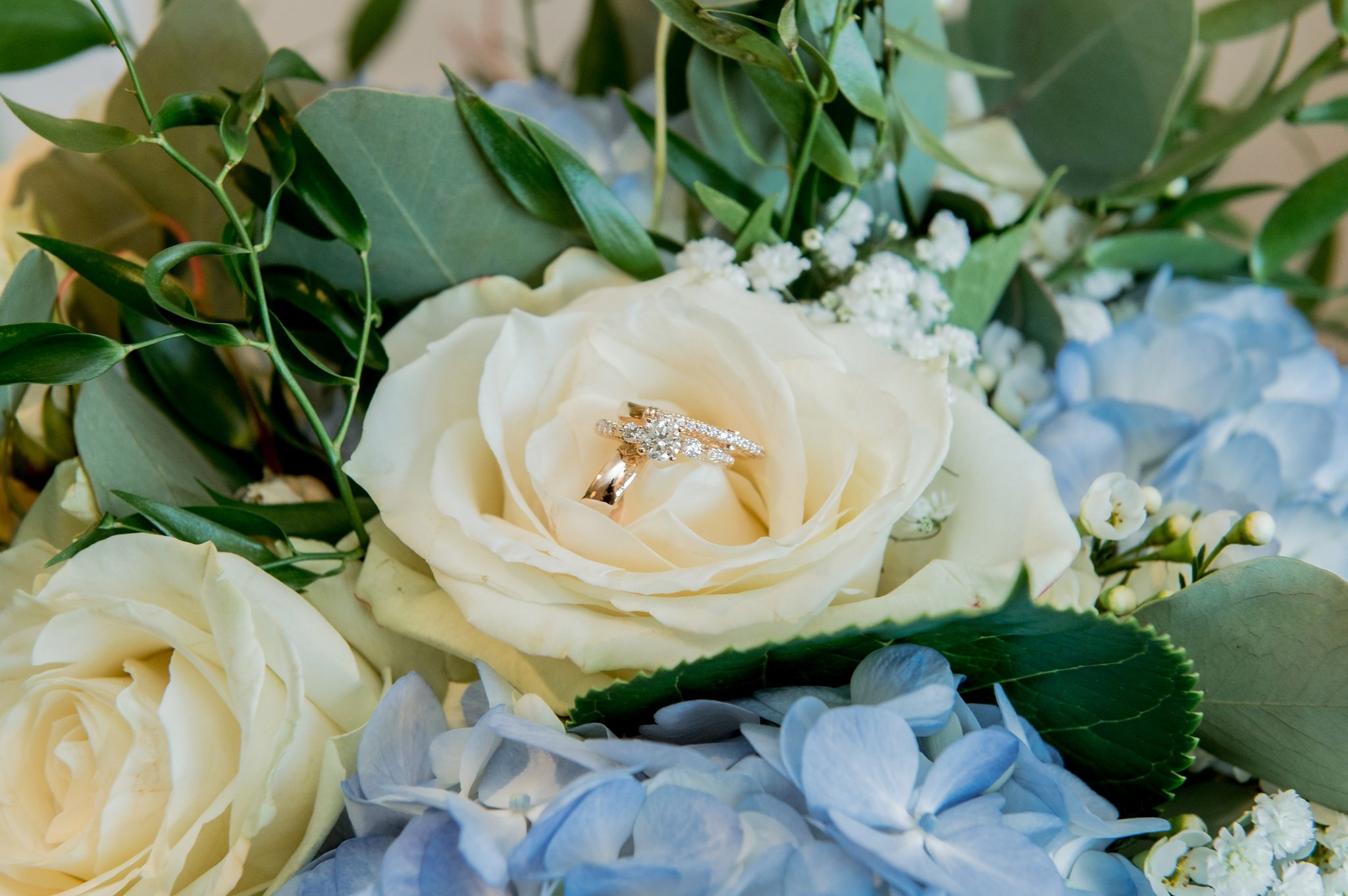 wedding rings in bouquet