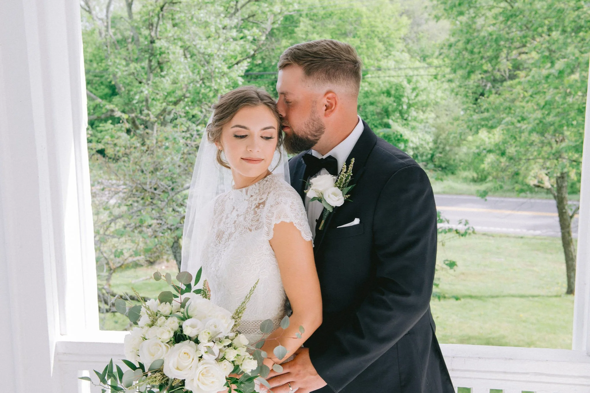 bride anad groom wedding portraits in Nashville