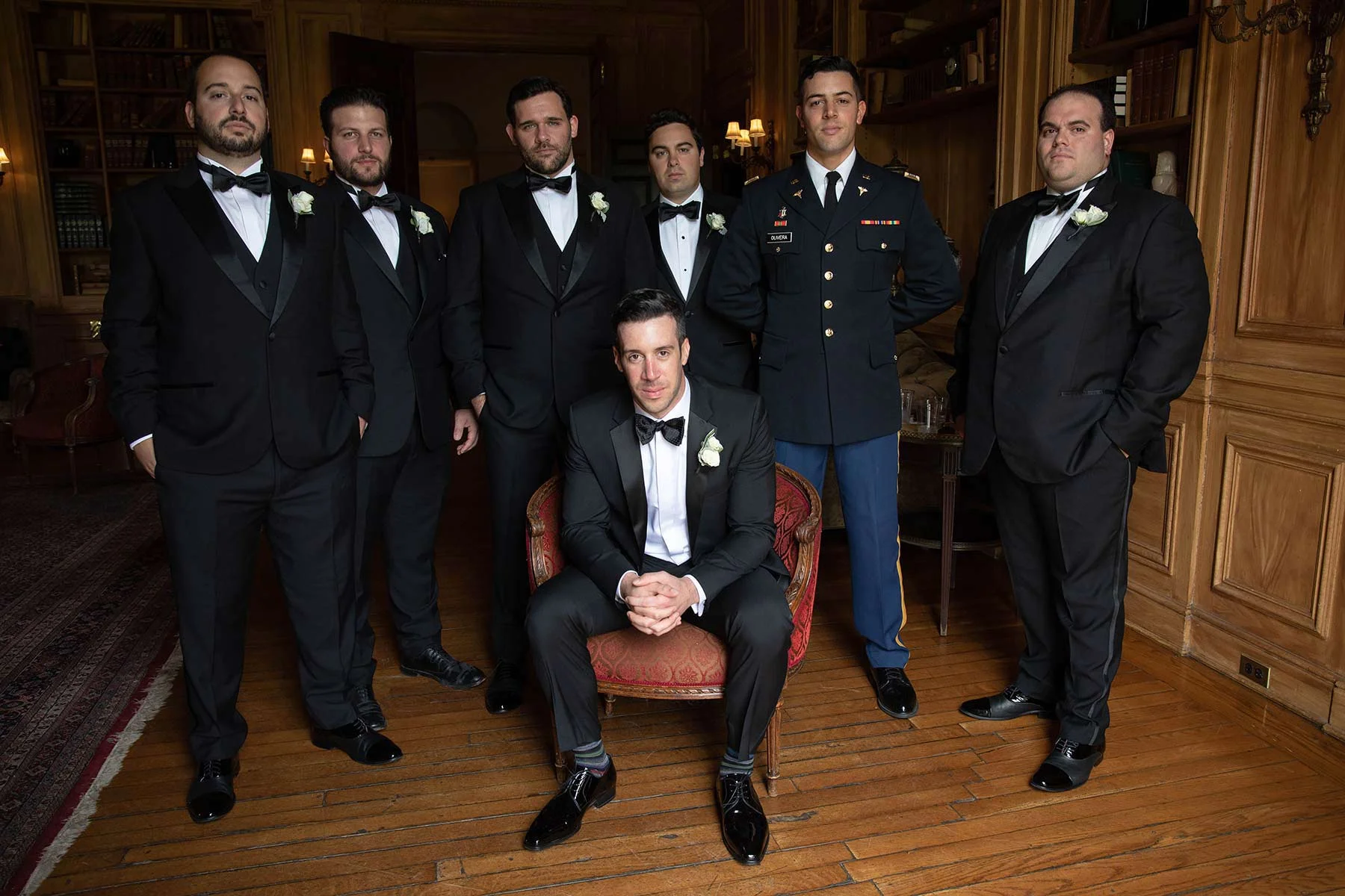 06_Groom_and_groomsmen_post_at_Oheka_castle.jpg