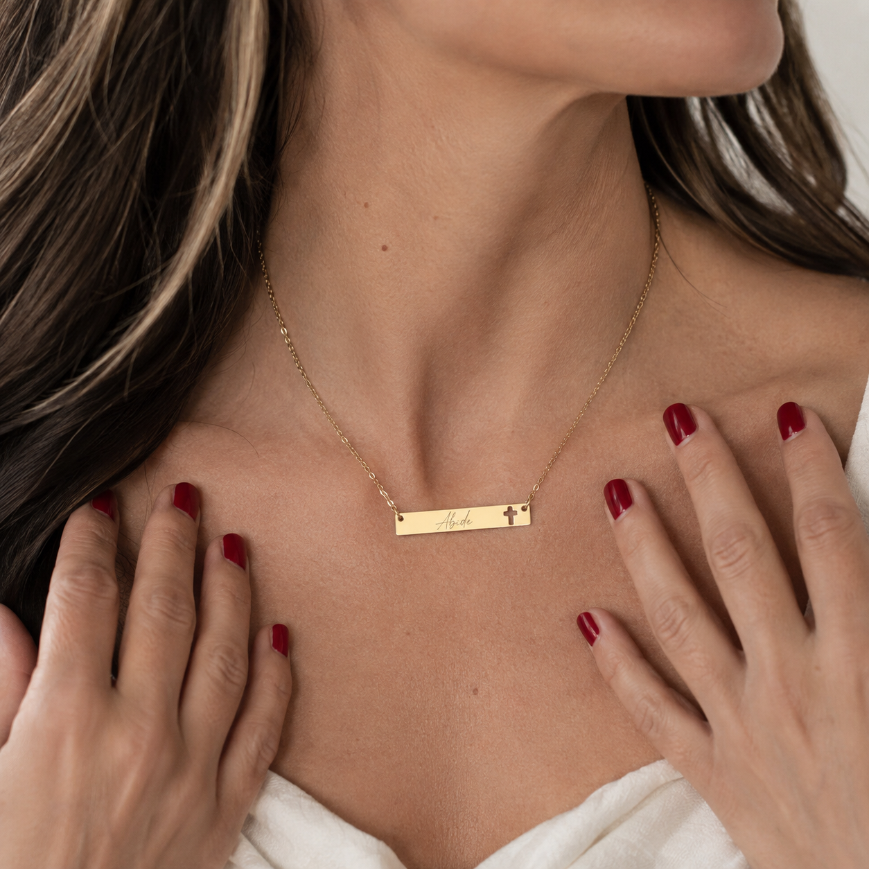 Abide Bar Necklace - Gold.png