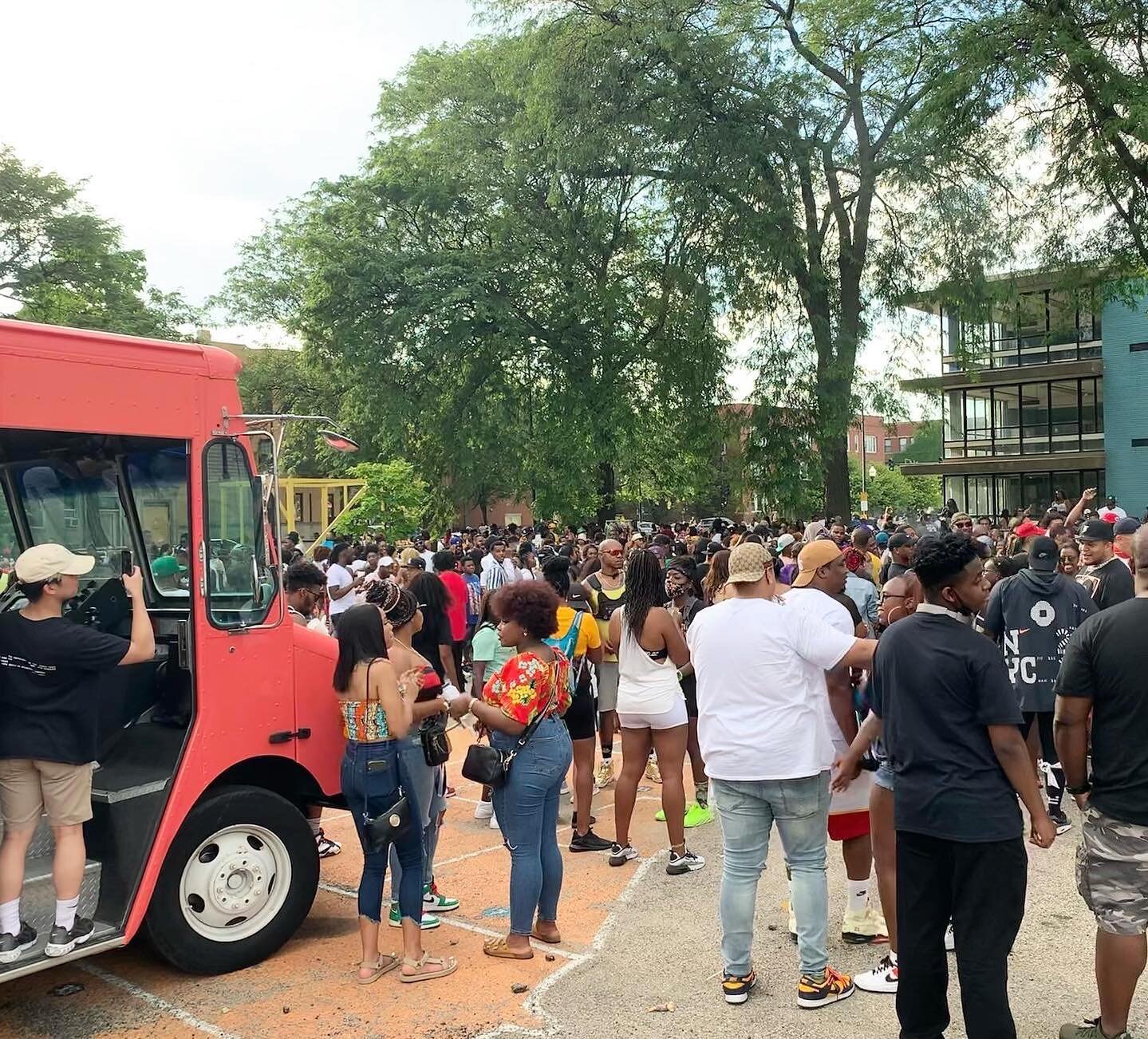 Hope you all had an amazing Juneteenth!! ❤️🖤💚

Summer programs and events are starting to ramp up! Here&rsquo;s the rundown:

➡️ Last weekend you may have seen that the Queer Fam Pride Jam hosted by @kidochicago and @slomoparty was postponed. We&rs