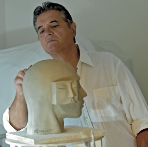 Lo scultore Guido Angeletti