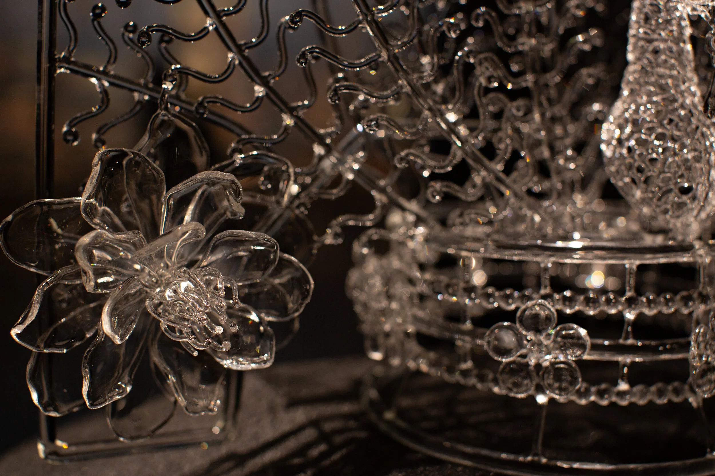 nancy-yu_crowns-of-glass-wu-yunzhu-detail2.jpg