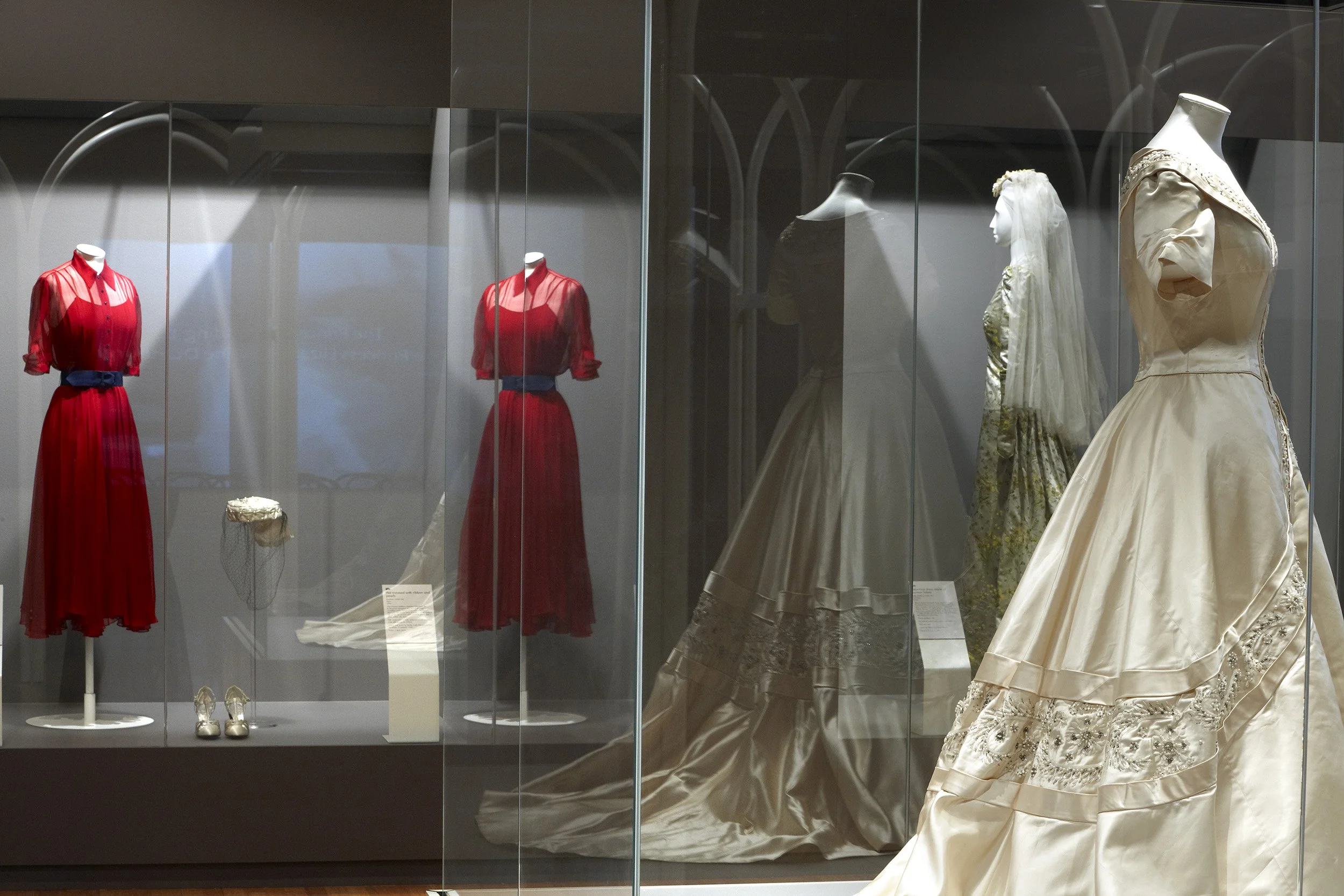 White Wedding Dress | Universal Design Studio | Bendigo Art Gallery