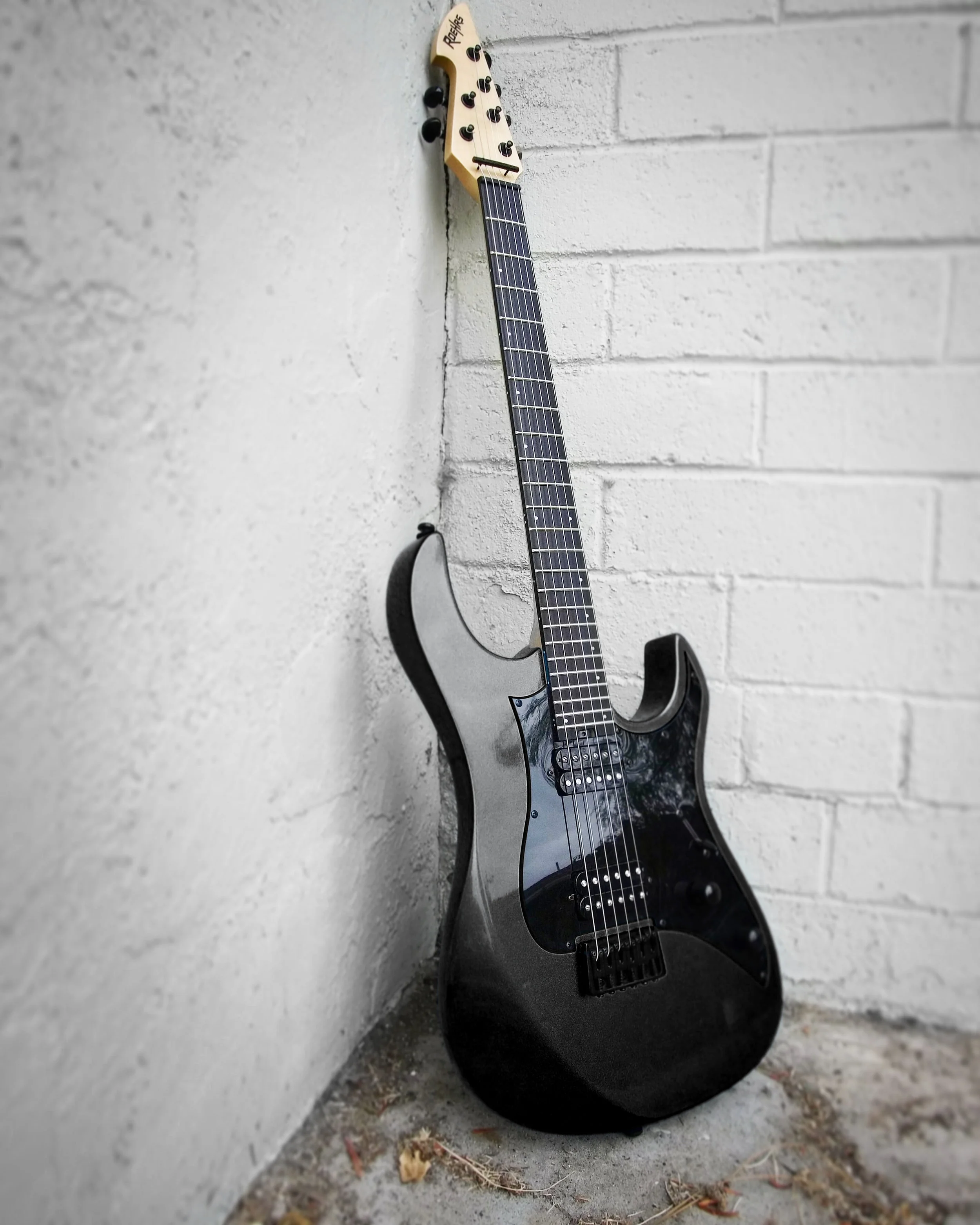 BlackGuitar_01_FullSize.jpg