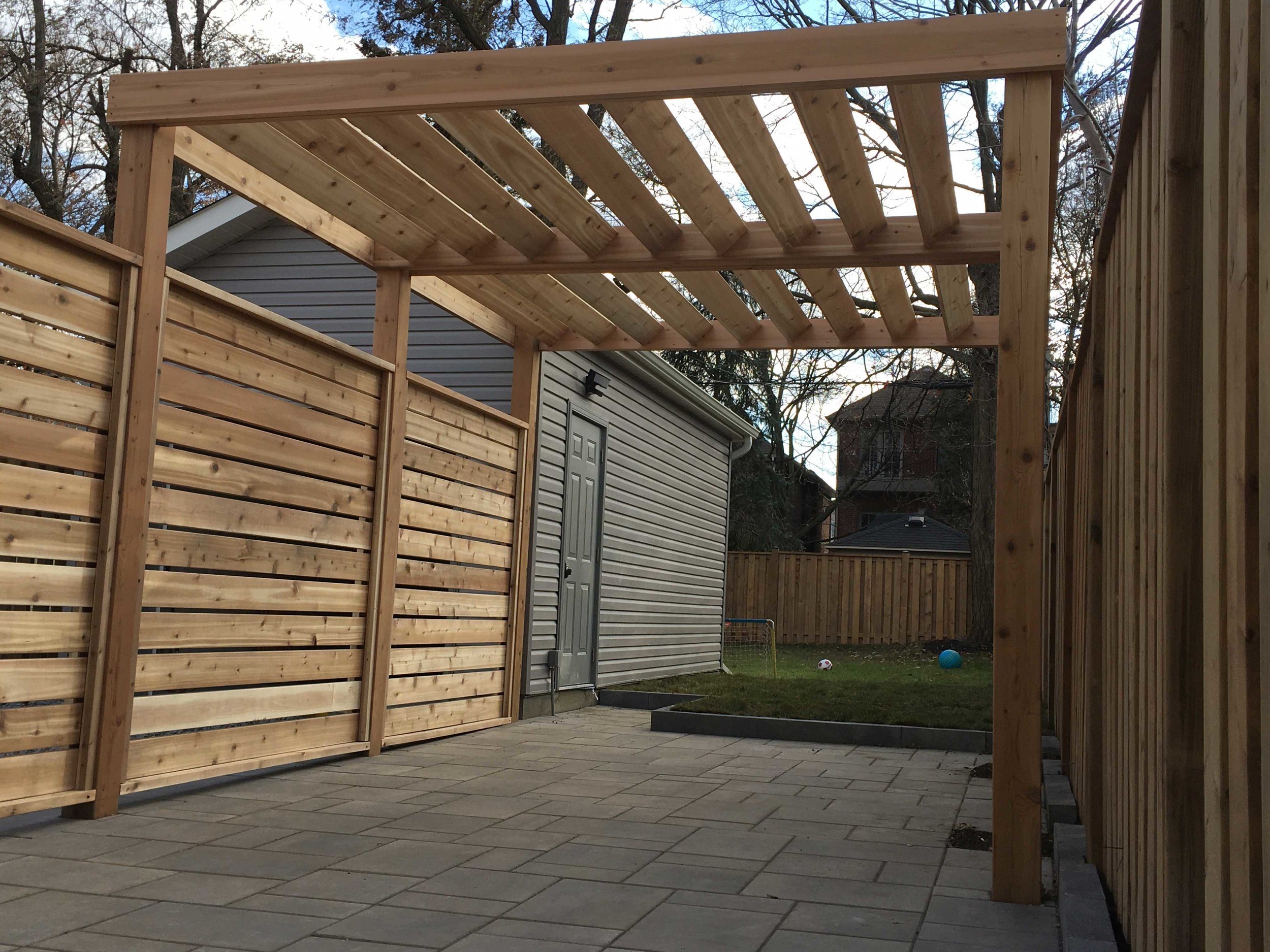 PERGOLA PRIVACY SCREEN - AFTER