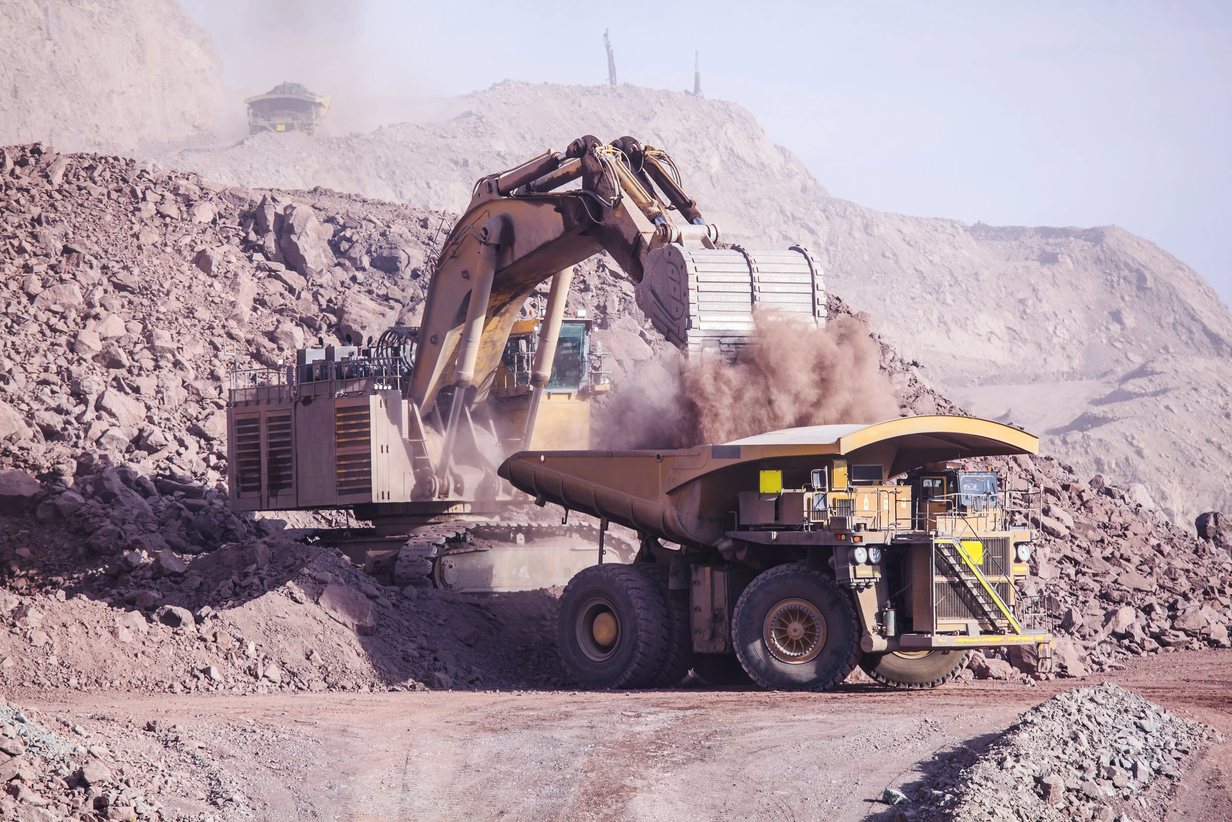 Excavator loading Haul truck(Best).jpeg