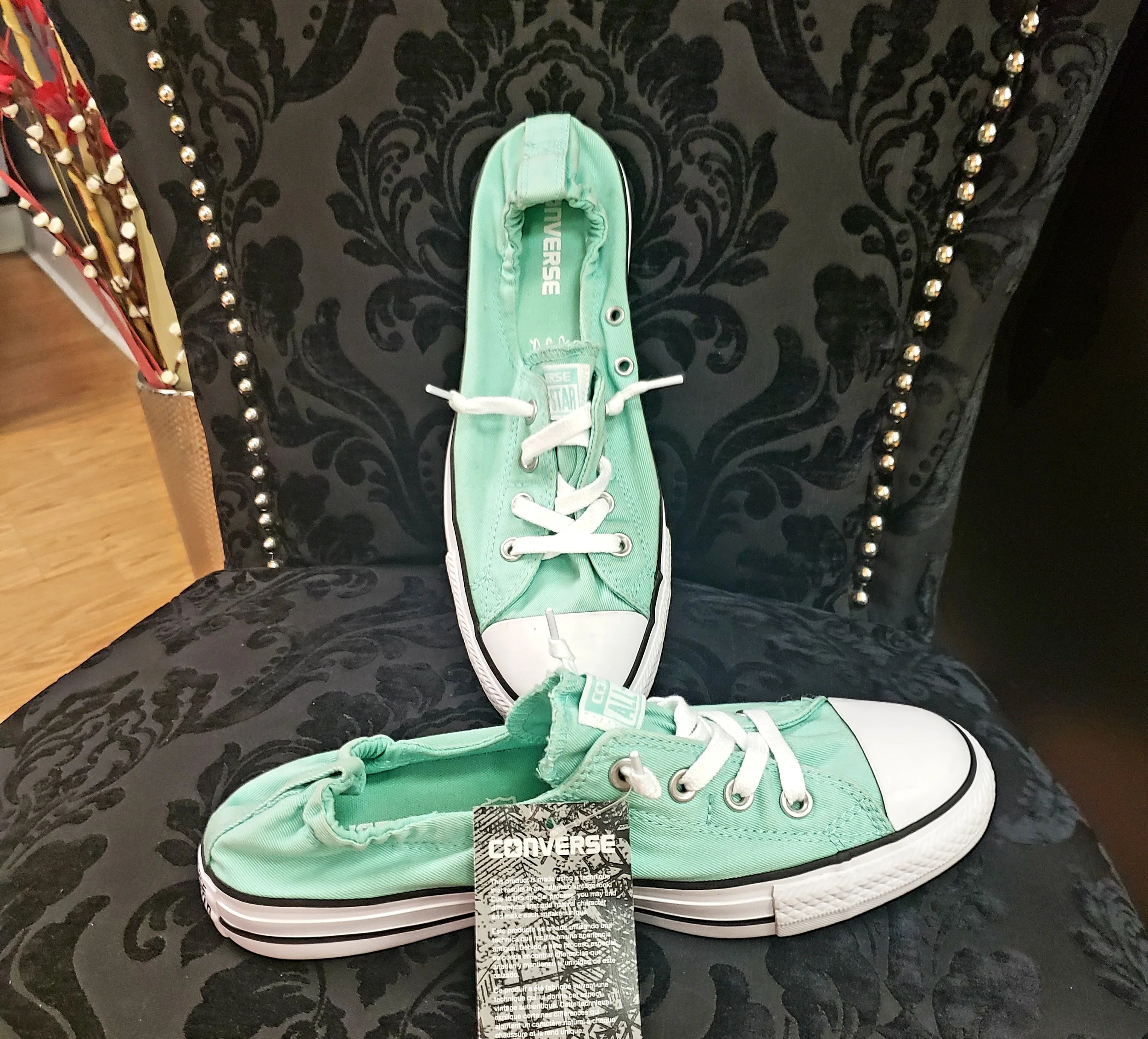 Converse Tennis Shoes