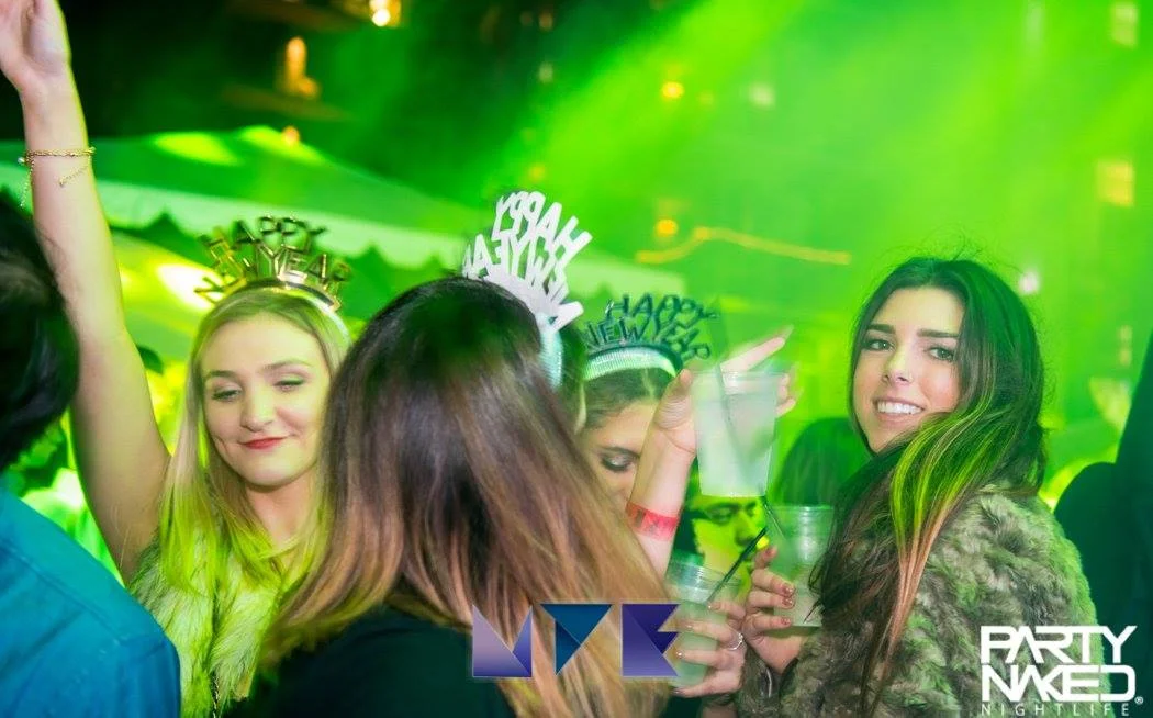 NYEgirls.jpg