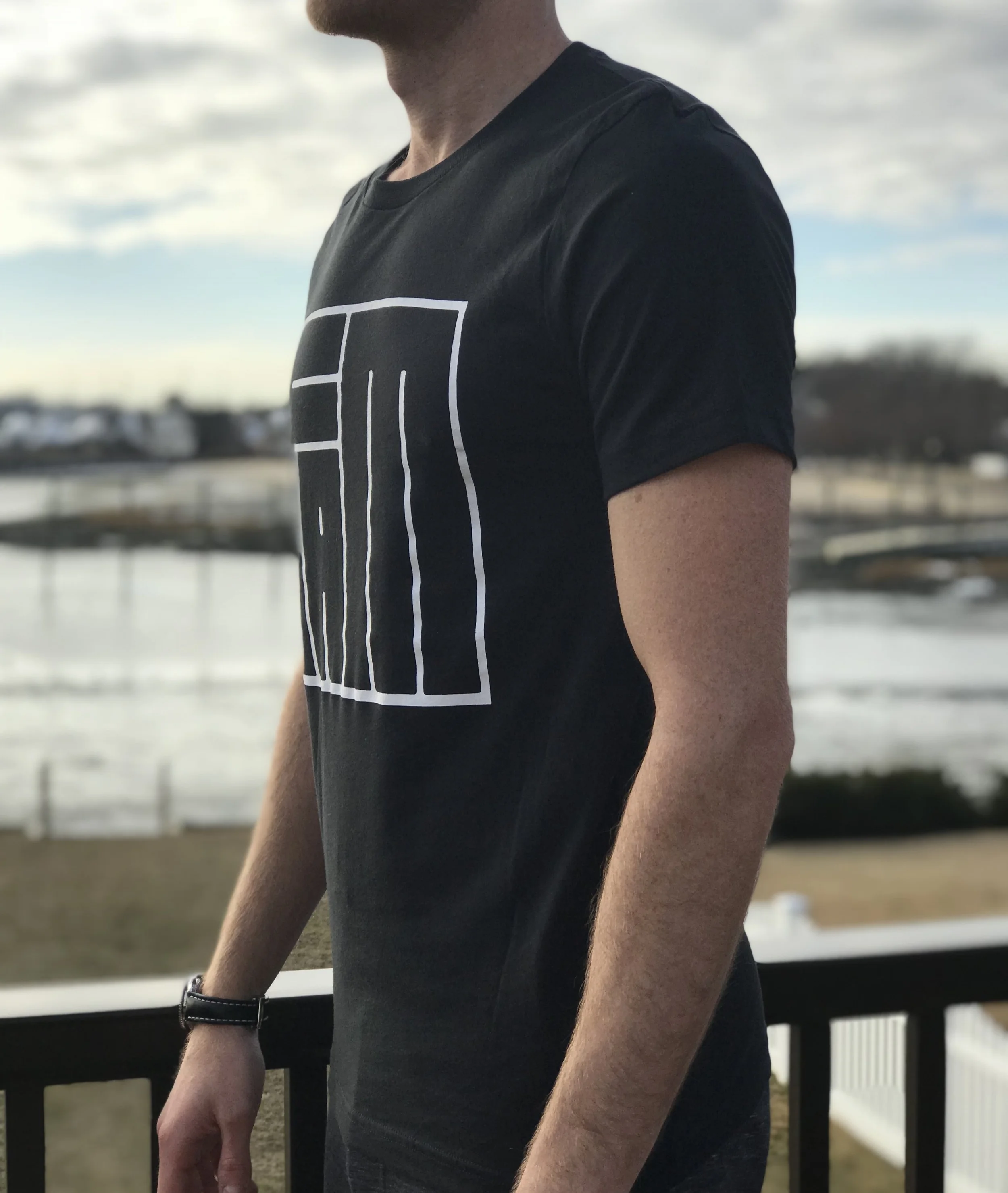 BLACK FAM TEE (SIDE - M)