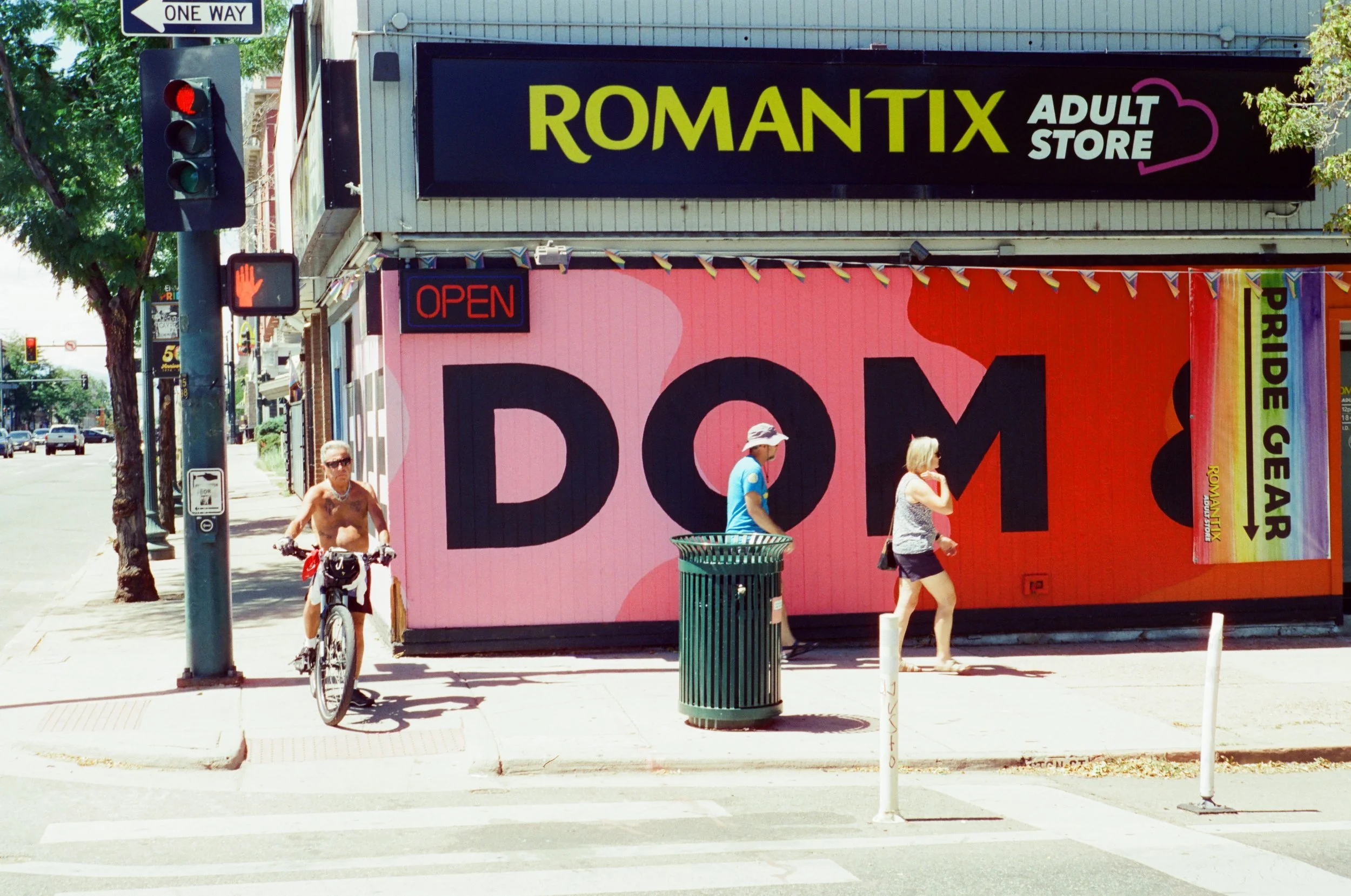 Romantix, 2024.