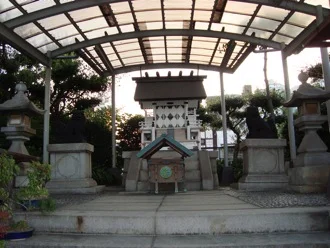 tsukijishrine2.jpg