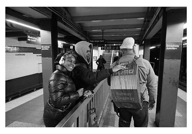 📸@aryhil57 
Spread Love. It's The Brooklyn Way..
.
.#broadwayjunction #photography #photooftheday #brooklyn #subwaygiveaway #backpack #future #thefuture #spreadlove #goodvibesonly #goodluck #blacklove #areyouafixer