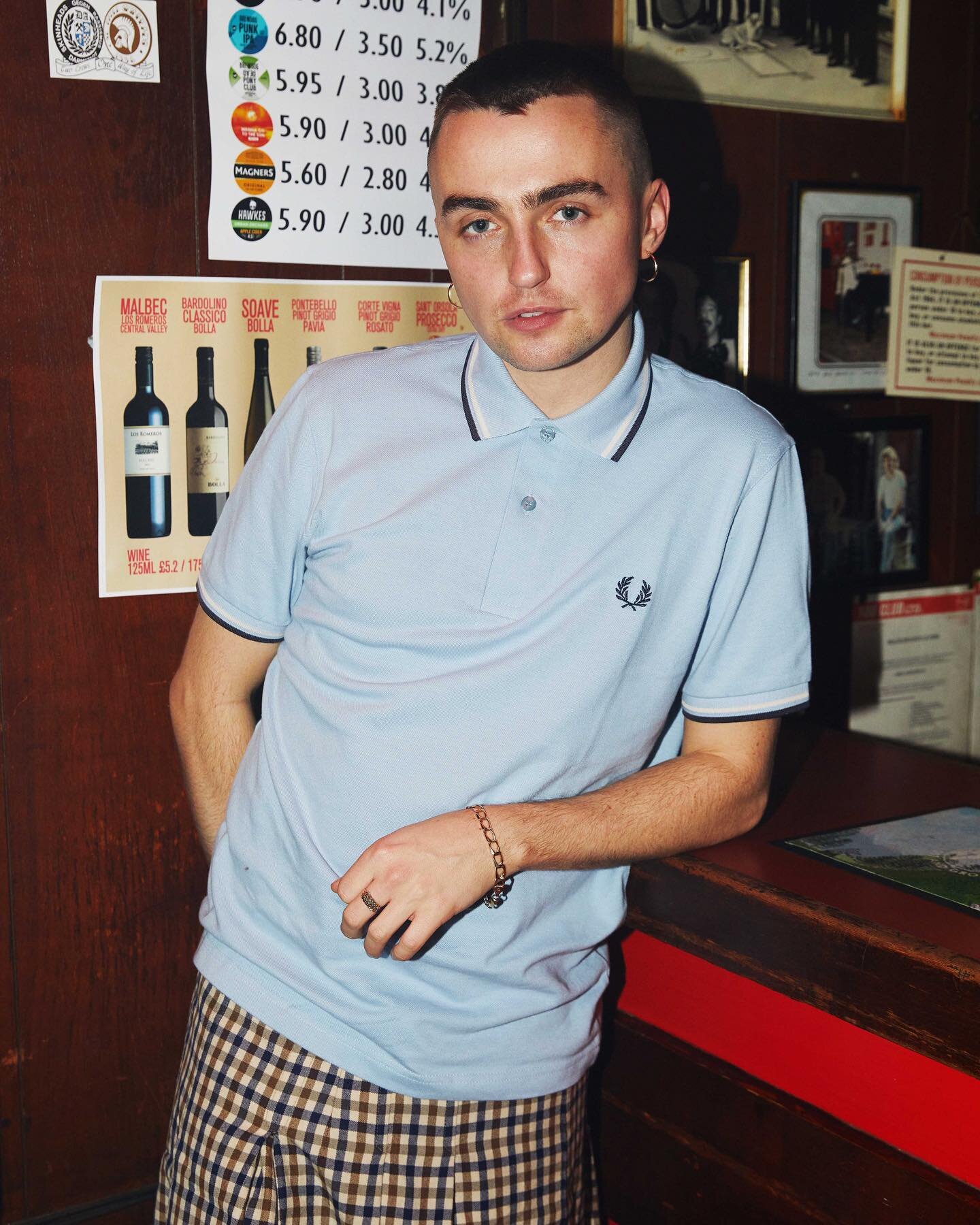 All the cool kids shot at @100clublondon for @fredperry on 35mm film and digital 

Live music from @lastwholeearthcatalog @the_new_eves @mrskydaddy @uglyofficialuk 

💋 @ali_quinlandave 

#rebeccazephyrthomas #fredperry #100club