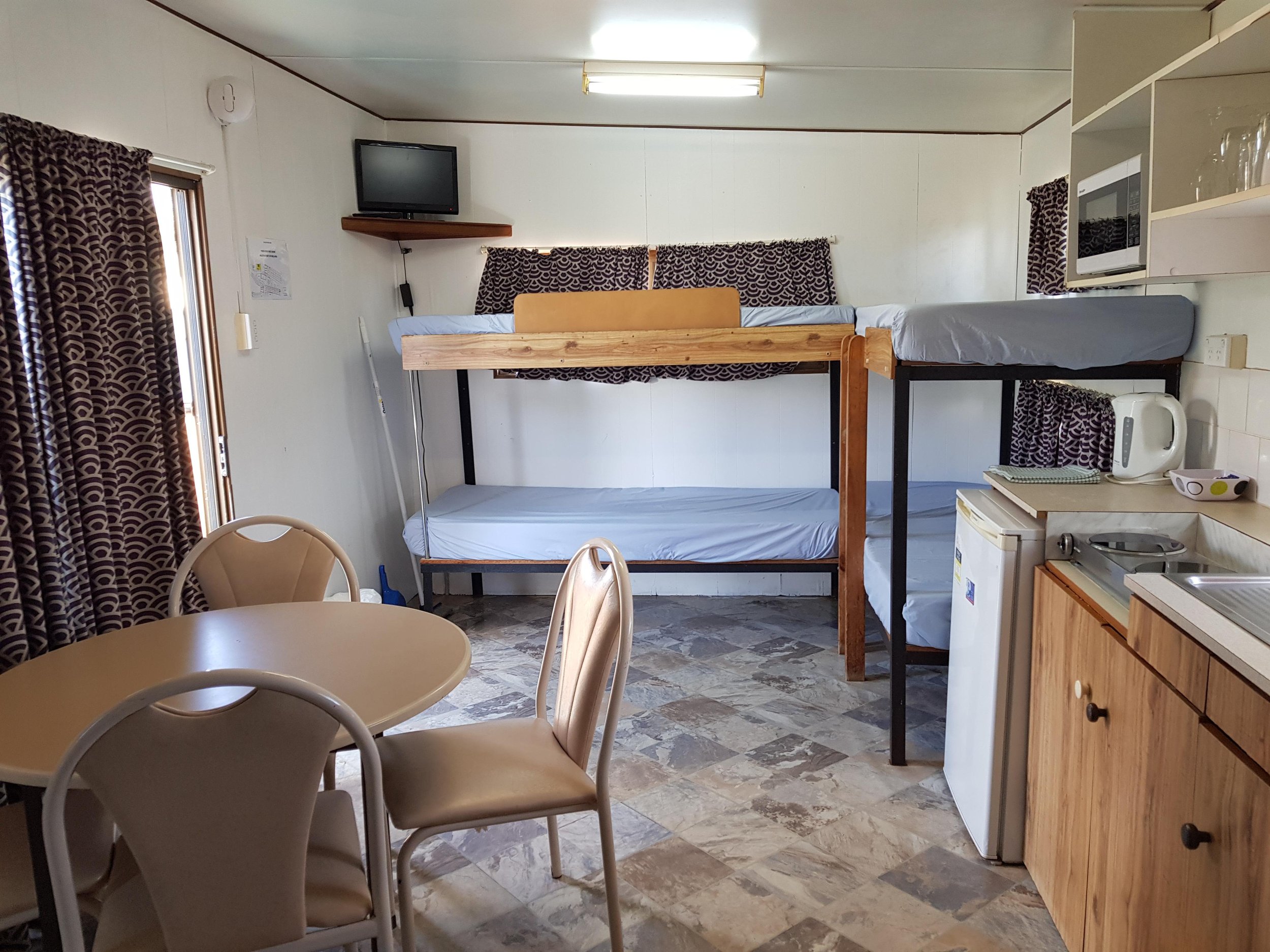 Anchorage Caravan Park_Basic Cabin_2.jpg