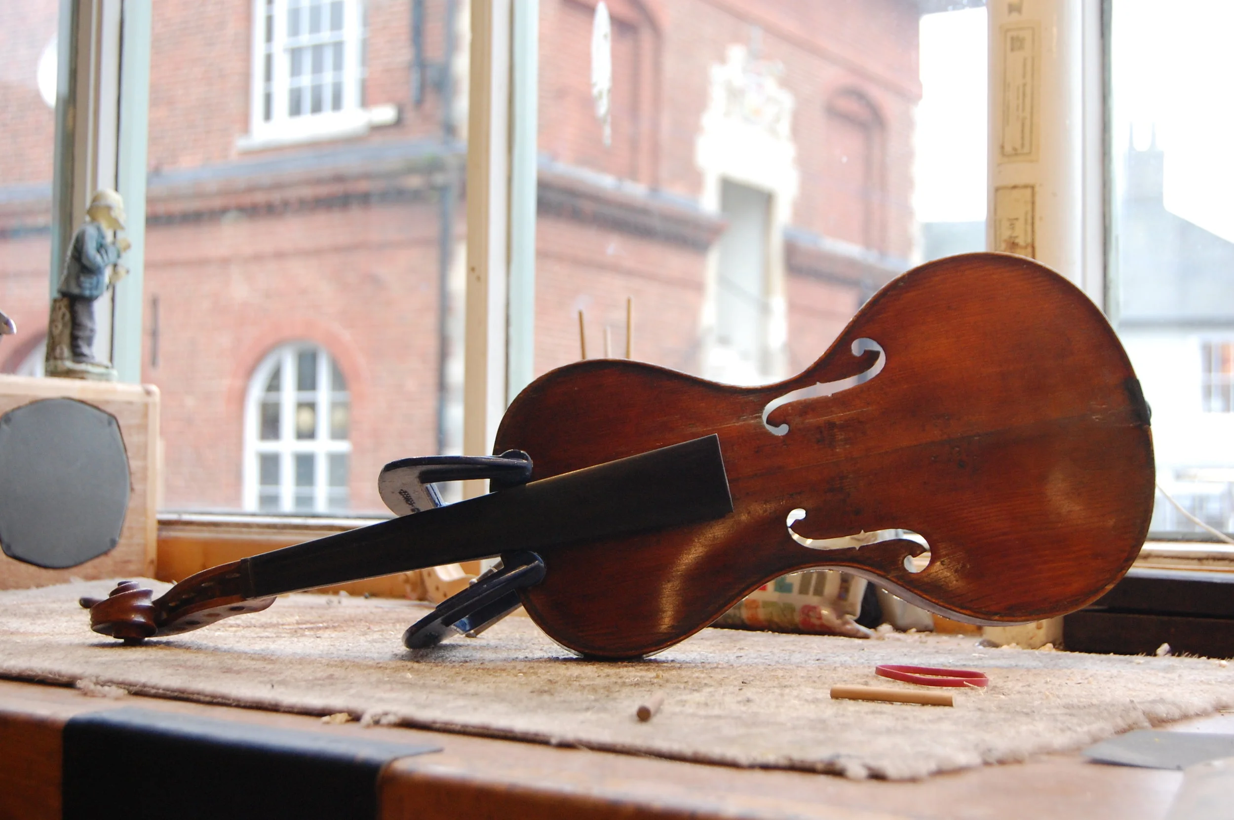 Hourglass violin repair