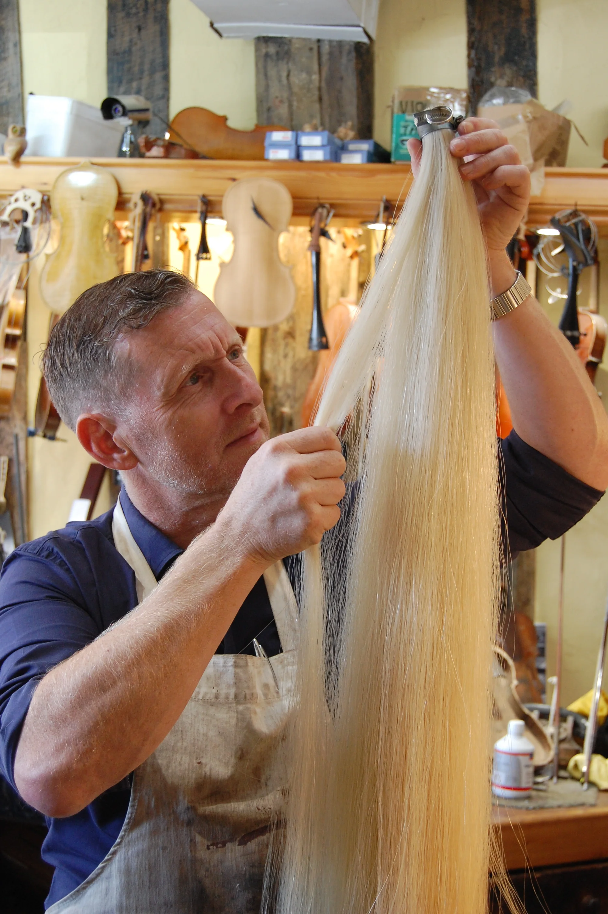 The secret to a professional bow rehair