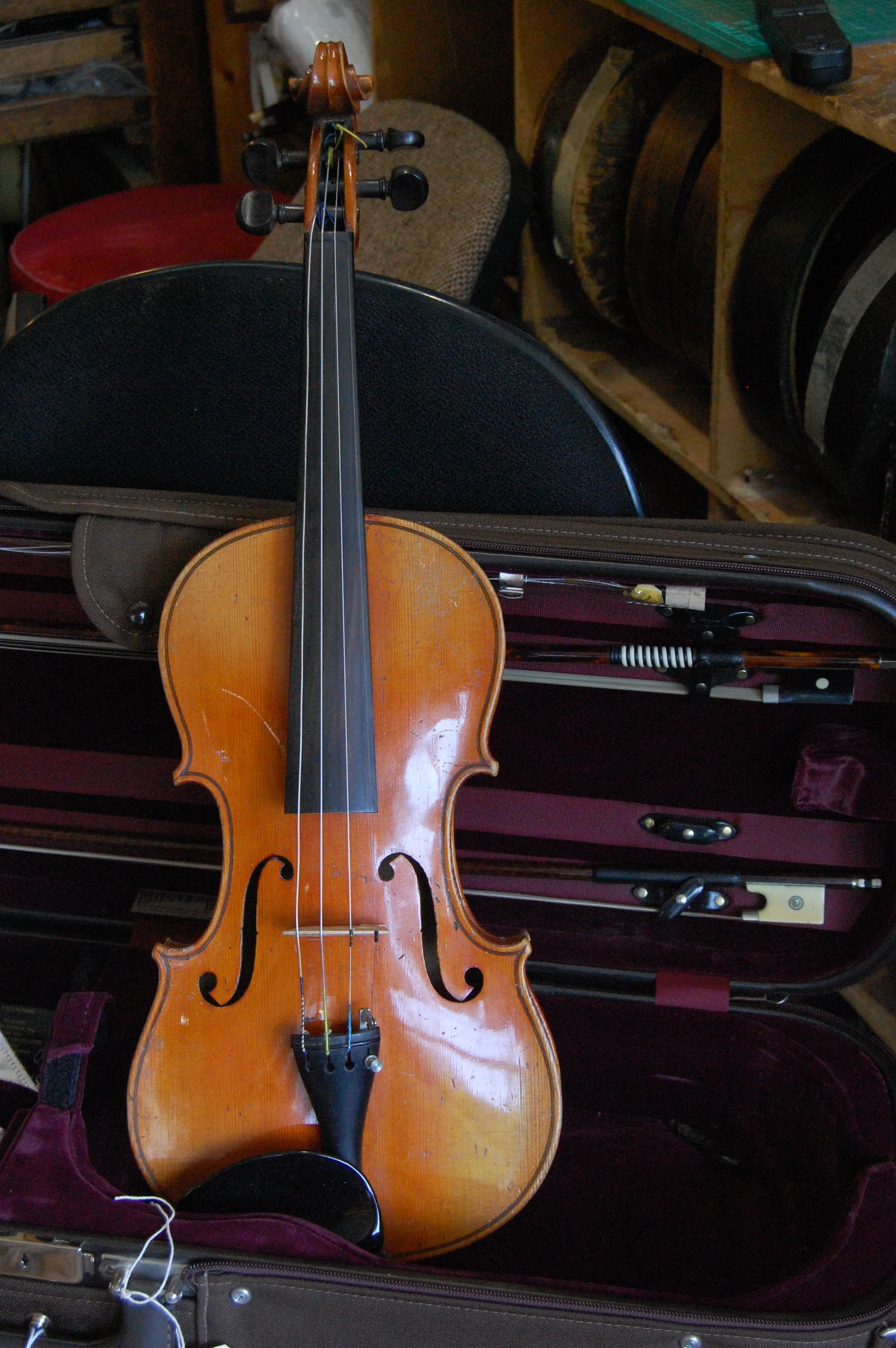Full size German violin C1920 with case and 2 bows. £800 CS007Condition: GoodTone:4/5Value for money: 4/5Overall rating: 4/5