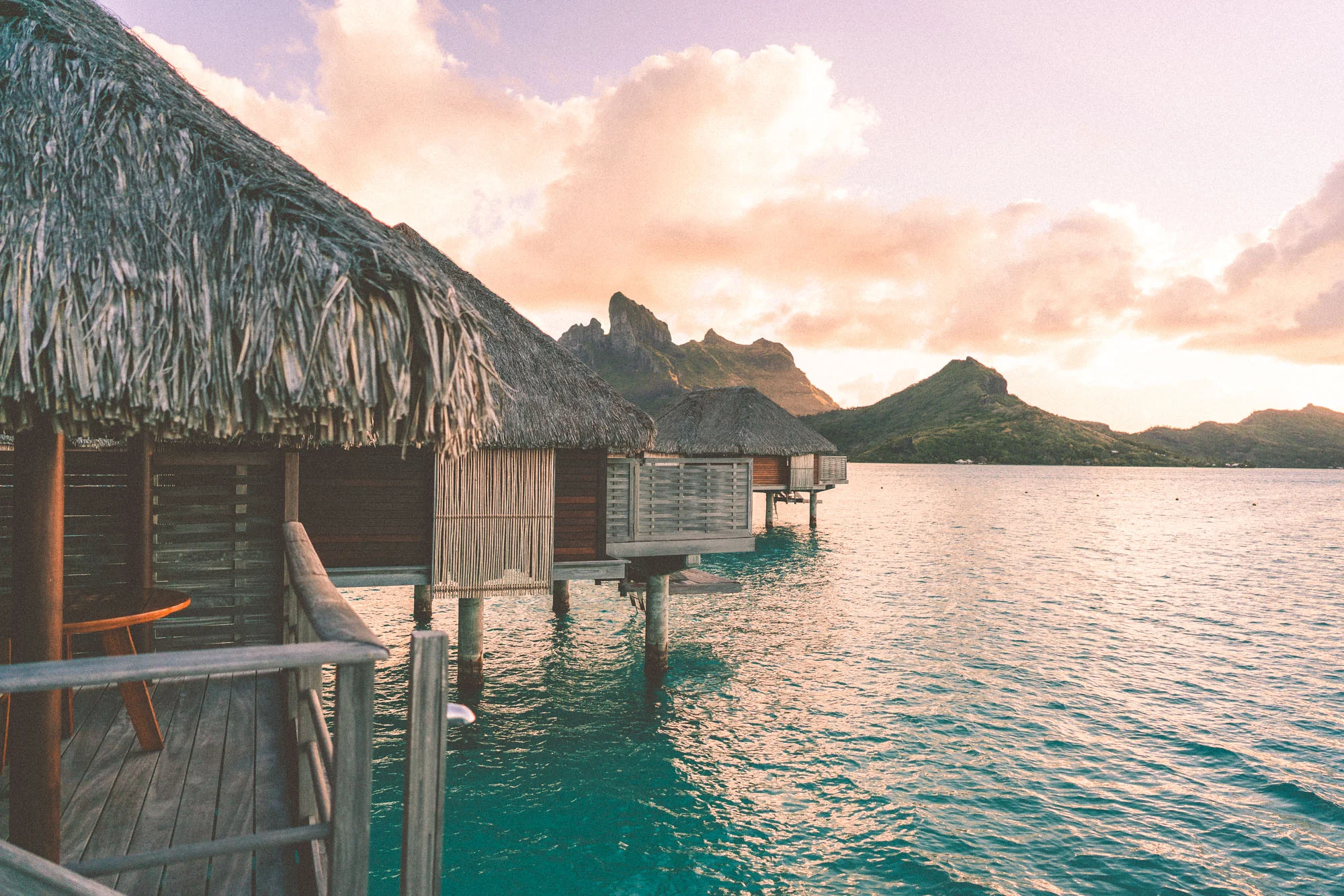 Bora-Bora-Tahiti-French-Polynesia-Honeymoon-FindUsLost-03956.jpg