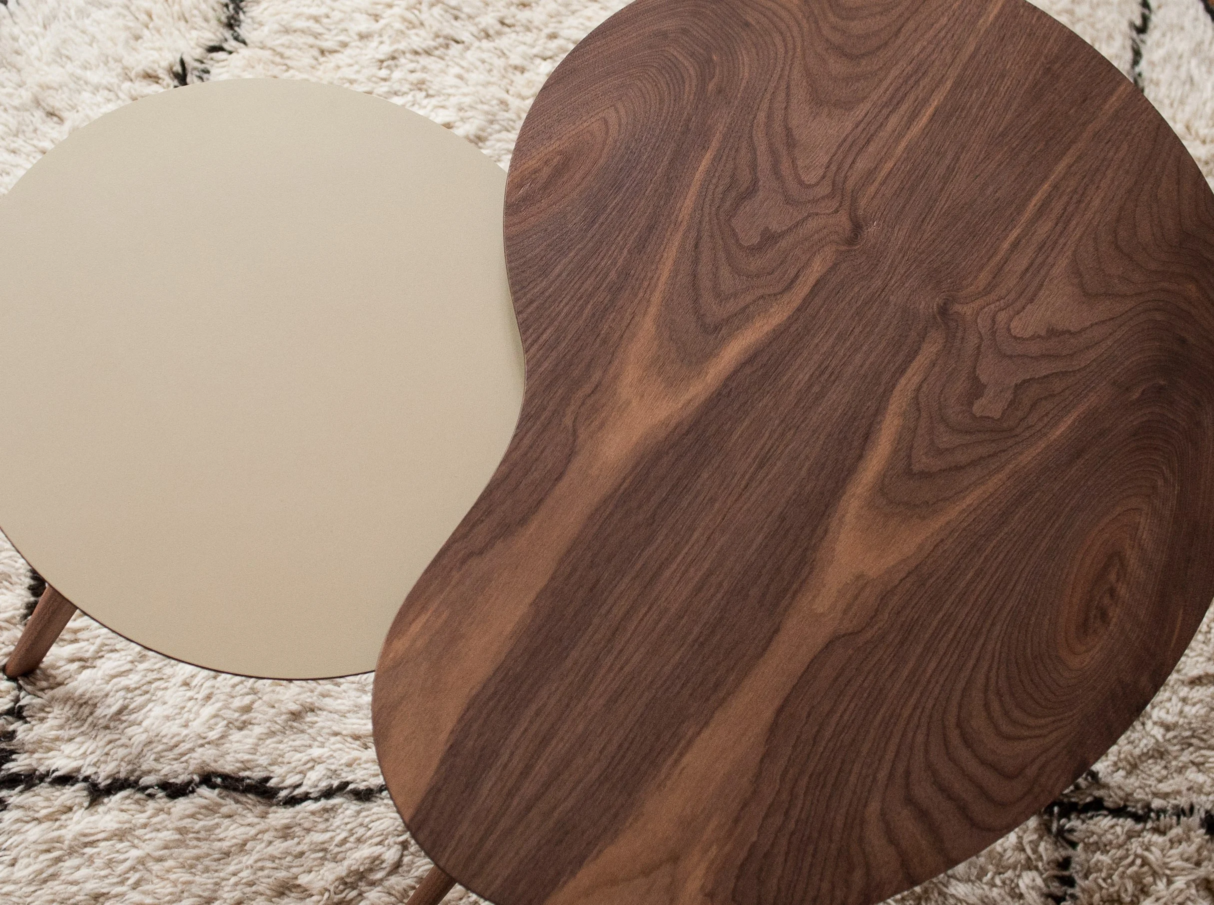 table-basse-tripode-noyer-gigogne.jpg
