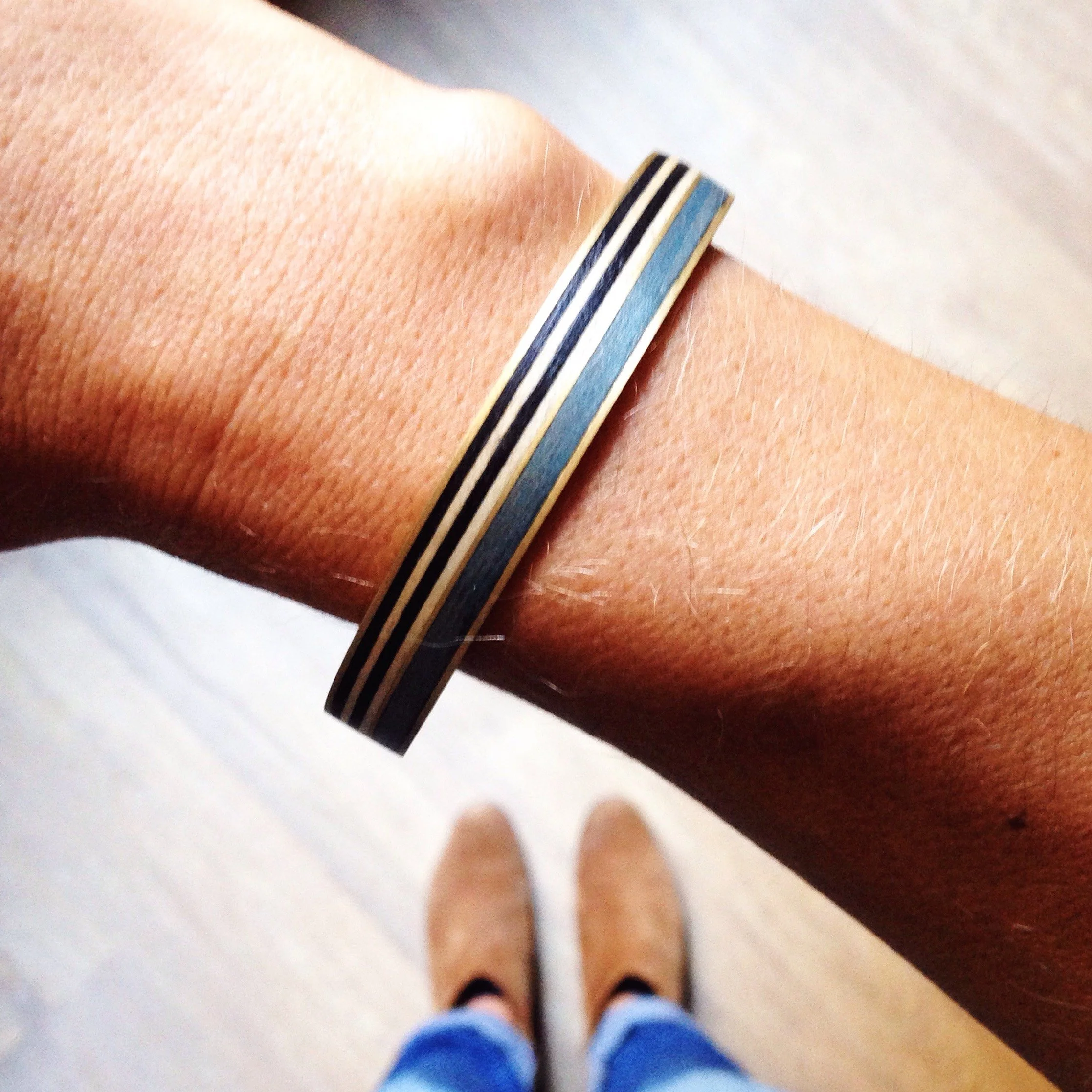 JONC-bois-marqueterie-trio-bijoux-bleu.jpg