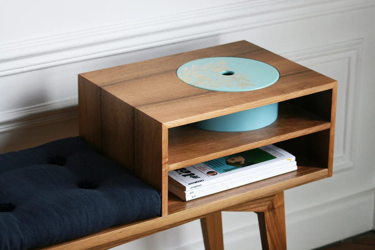 banquette-noyer-sur-mesure-vide-poche.jpg