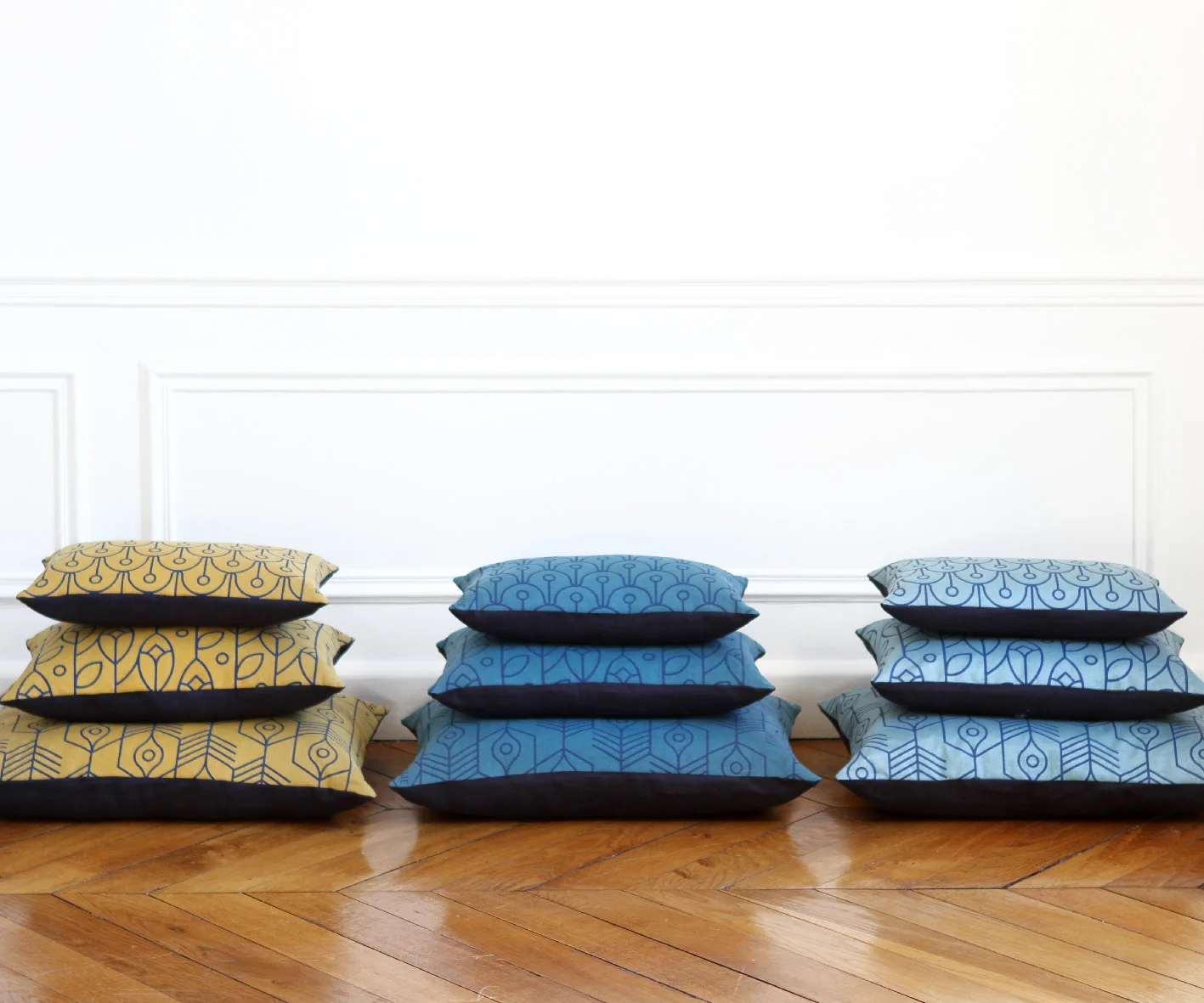 coussin-lin-bleu-moutarde-folie-artisans-editeurs.jpg