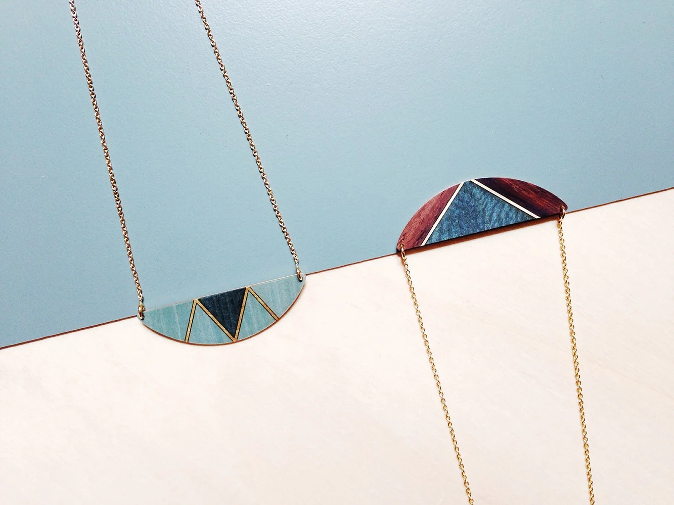 collier-bois-marqueterie-demi-lune.jpg