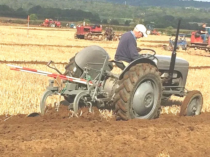 Tractor.5.webp