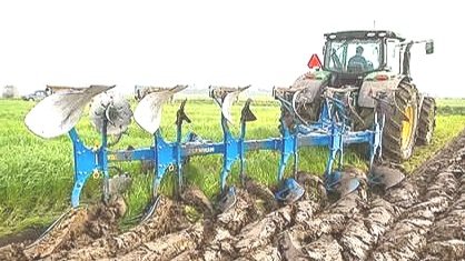 Tractor+ploughing.jpg
