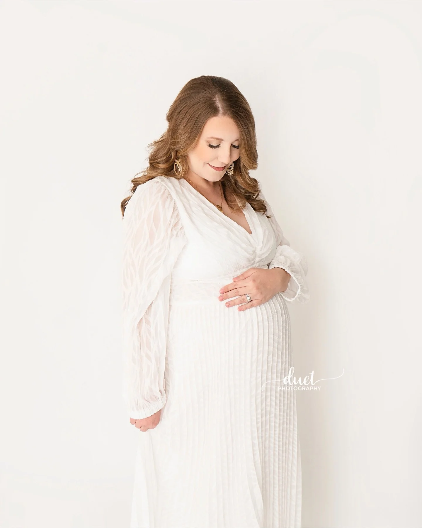 Meet Thomas, Jessica, Marlee and Tinsley! This amazing family is welcoming a baby girl in just a few short weeks! Jessica is simply glowing and makes pregnancy look so easy. I cannot wait to meet the new addition and to capture yet another very speci