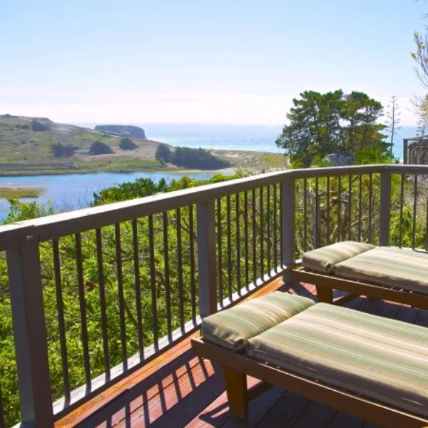 Hummingbird Cottage - Is a popular AgroBnB, a perfect retreat for couples or a small family getaway. Enjoy the sweeping river estuary to ocean views from up on the deck during the day, and stargaze at night.