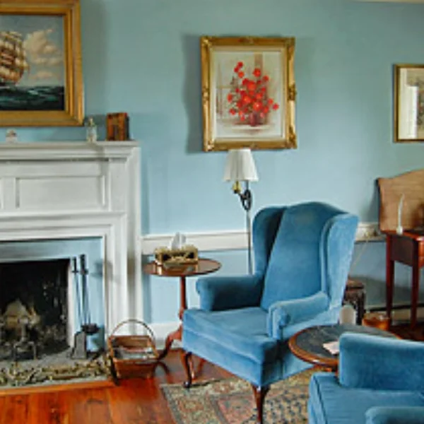 Caledonia Farm 1812 - This top-rated bed and breakfast is a magnificent federal-style home adjacent to the Shenandoah National Park and Skyline Drive. Enjoy dining at the Inn at Little Washington.