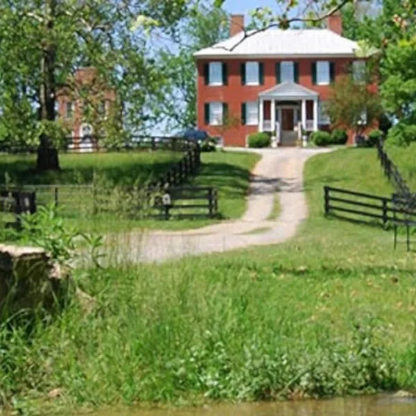 Smithfield Farm B&B -Our lodging accommodations are located just over an hour away from Washington DC with many charming towns you can visit on the way. Local Wineries, Historic sites, festivals and more! 
