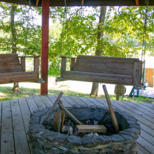 2's Company Farm Creek Cabins - There are four 1br cabins, Serenity, Tranquility, Unity and Harmony. The design is unique for privacy yet has an open floor plan with a panoramic view of the mountains and pastures.