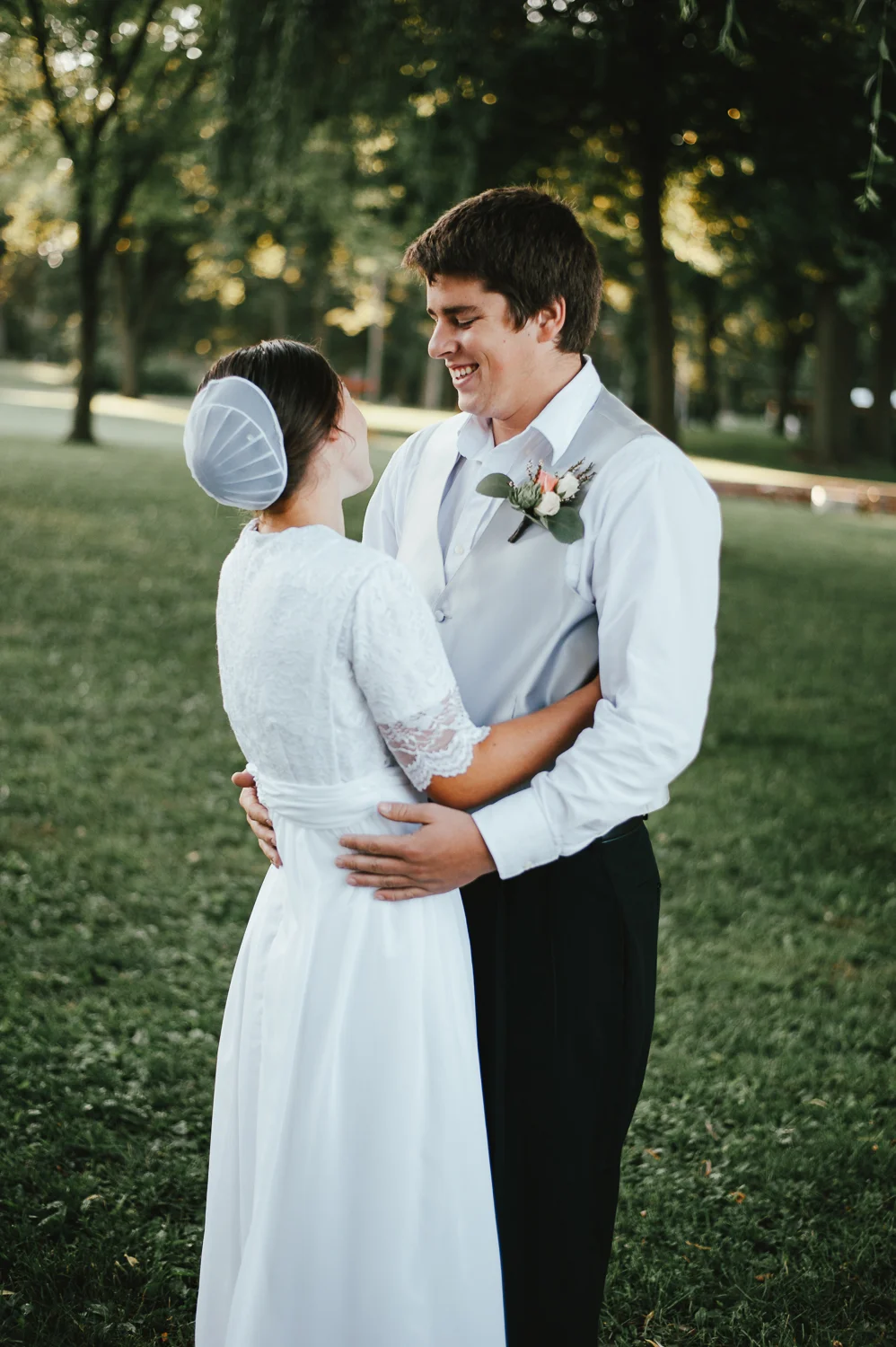 Jay And Rosie Martin Iowa Mennonite Wedding Amaranth Creative Co