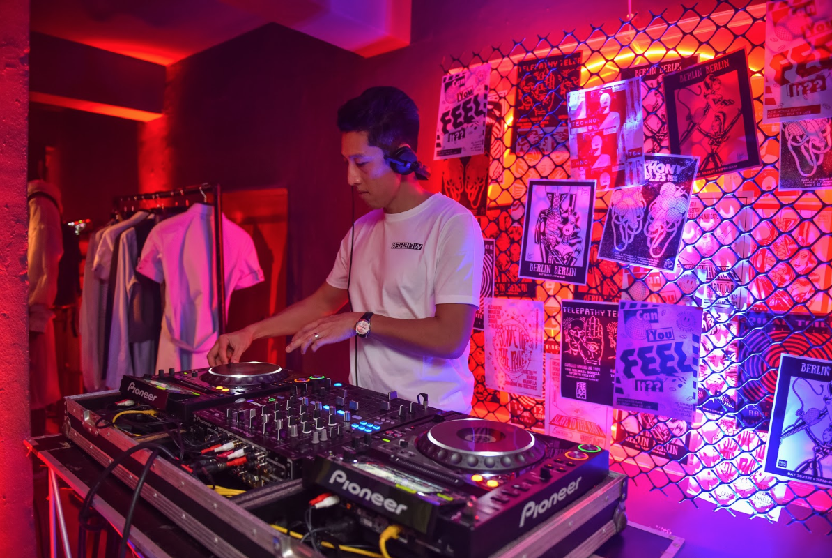 DJ in the house