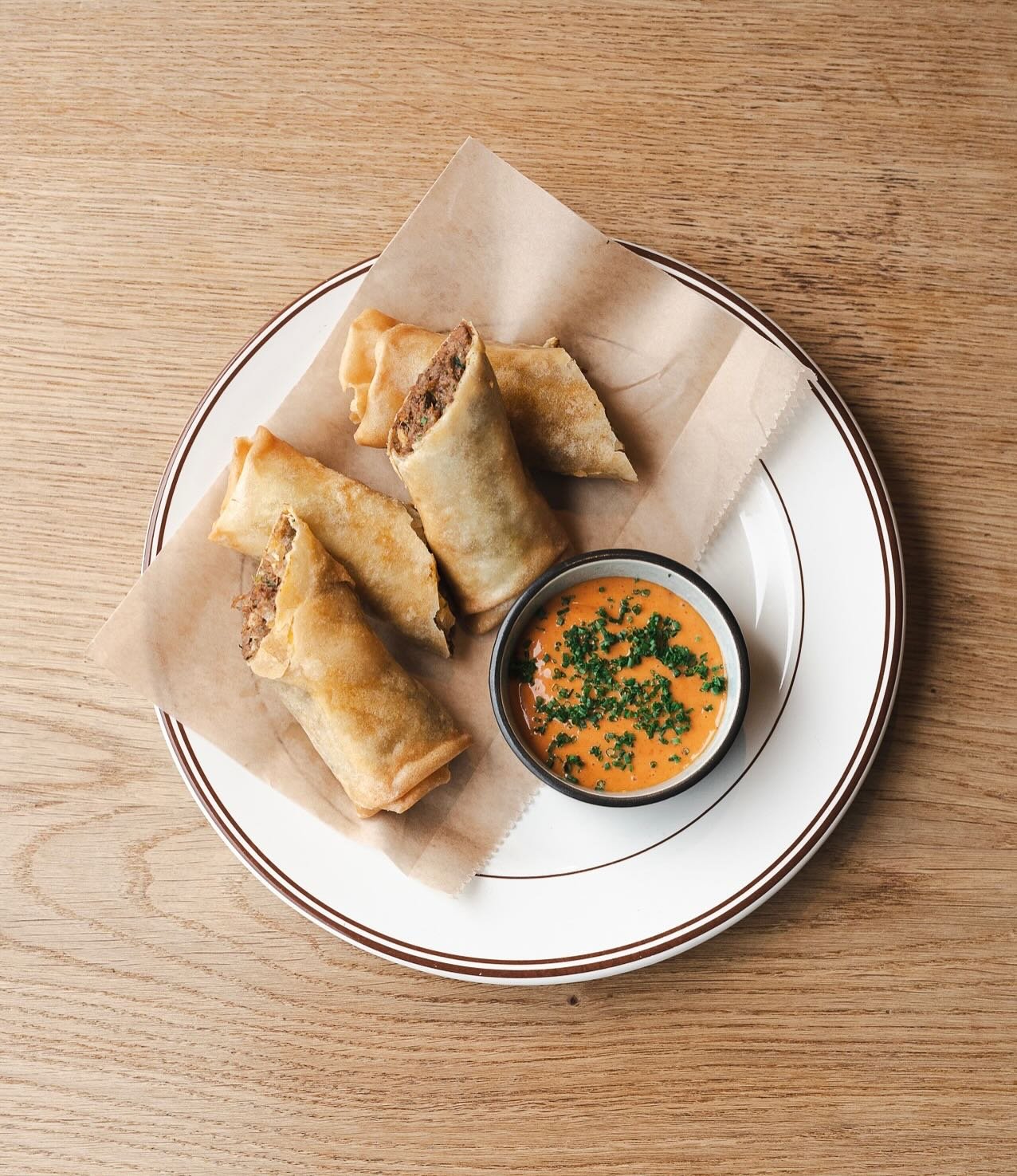 NEW MENU ITEM
Vi&eth; kynnum me&eth; stollti Nem Ran me&eth; g&aelig;sa fyllingu og gochugang m&aelig;j&oacute;
N&yacute;ji se&eth;ilinn droppar &iacute; vikunni, b&oacute;ki&eth; bor&eth; &iacute; gegnum linkinn &iacute; bio til a&eth; smakka &thorn