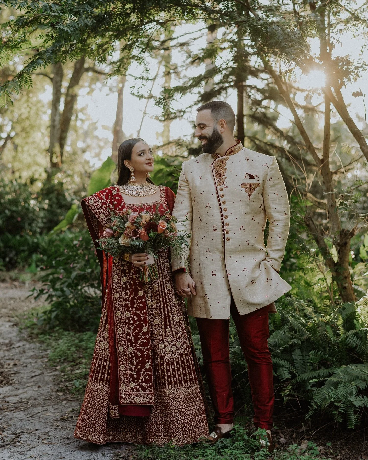 A moment in the garden ✨

Wishing these two a very happy anniversary. Any excuse to share more from this dreamy session. 

Video: @visualsbyamaan 

-

StillsbySufia.co
Florida engagement photographer based in Orlando.

-

Serving Orlando, Tampa, Ashe