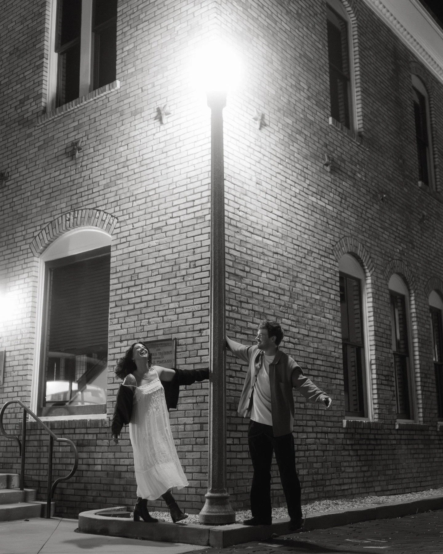 Nothing like a hometown stroll between Christmas and New Years. Nothing but warm lights, familiar streets, and each other. ✨

StillsbySufia.co
Florida engagement photographer based in Orlando.

#floridaweddingphotographer #floridaengagementphotograph