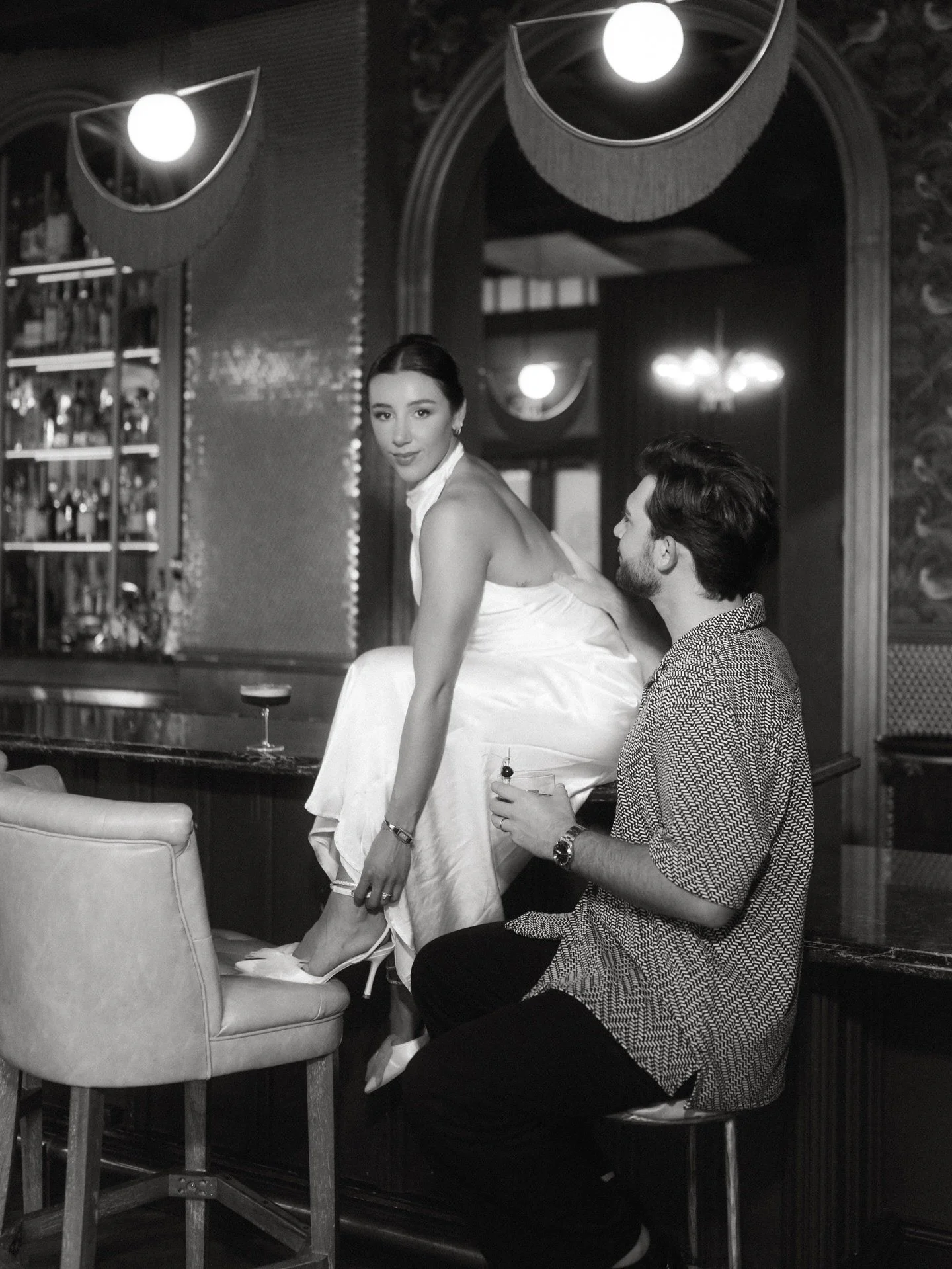 Christine &amp; Tyler ✨🥂

Cocktails, low light, and a slow kind of evening that felt more like a date than a photoshoot.

So excited for their wedding this spring! 🤍

MUAH: @glambytaylorthomas 
Bar: @bellhoporlando 

#orlandoengagementphotographer 