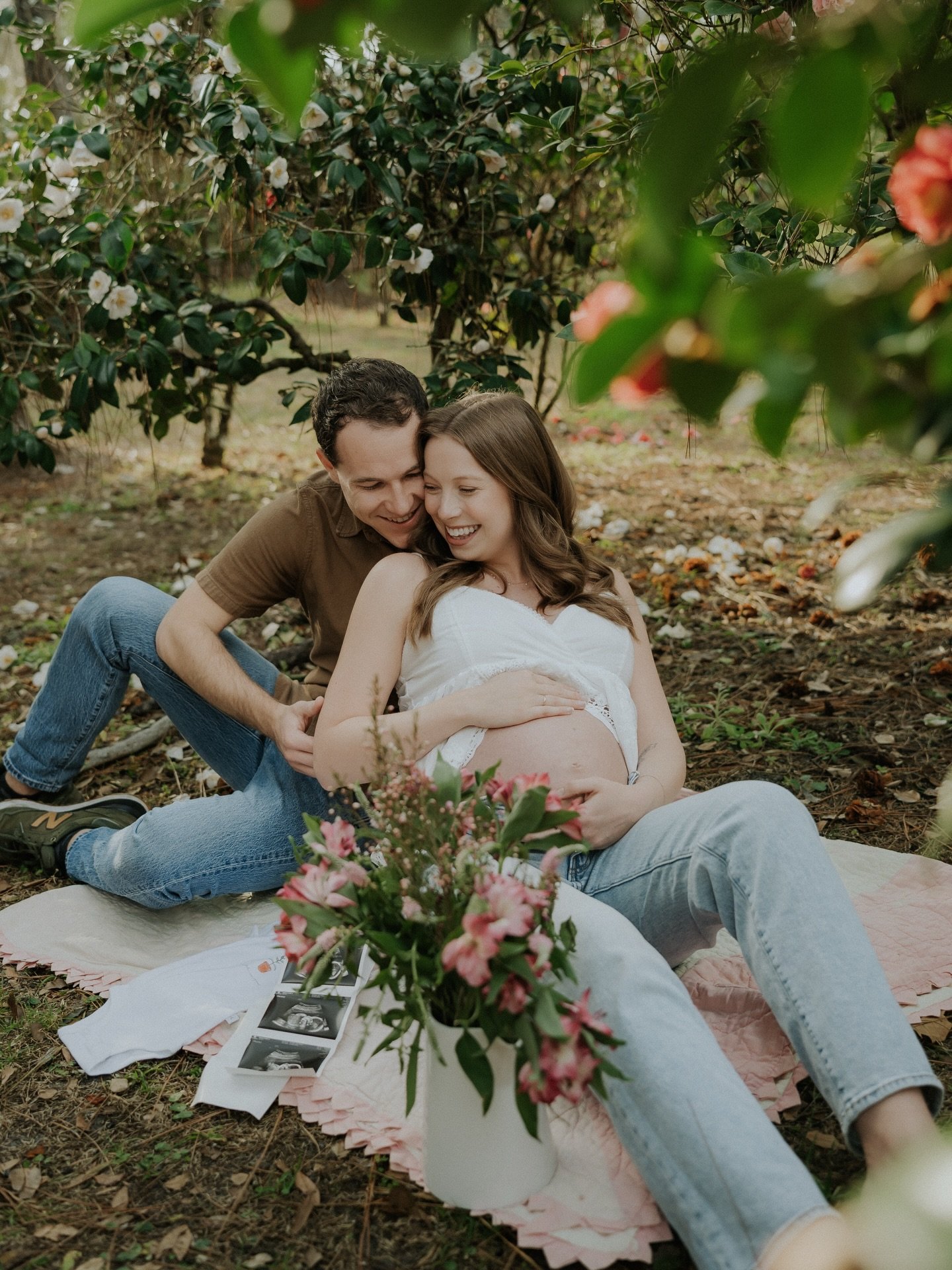 A few favorites from the Maerz&rsquo;s maternity session in the garden. Spring showing off with everything in bloom, and a little one on the way. 🌸

As spring and summer roll in, my calendar opens up a bit for sessions. If you&rsquo;ve been thinking
